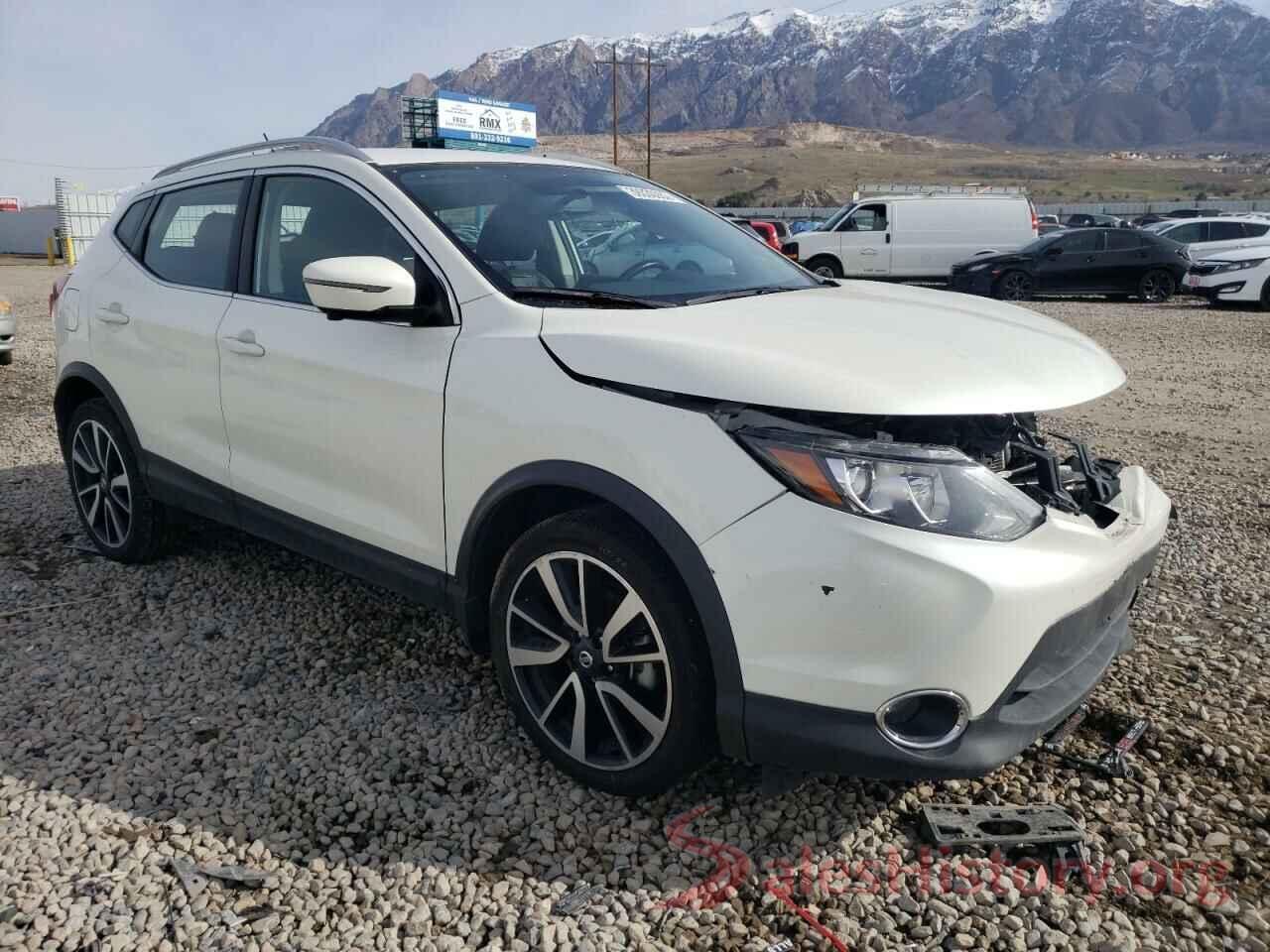 JN1BJ1CR2HW135711 2017 NISSAN ROGUE