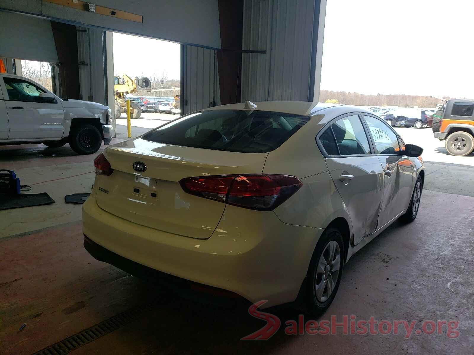 3KPFK4A75HE115218 2017 KIA FORTE