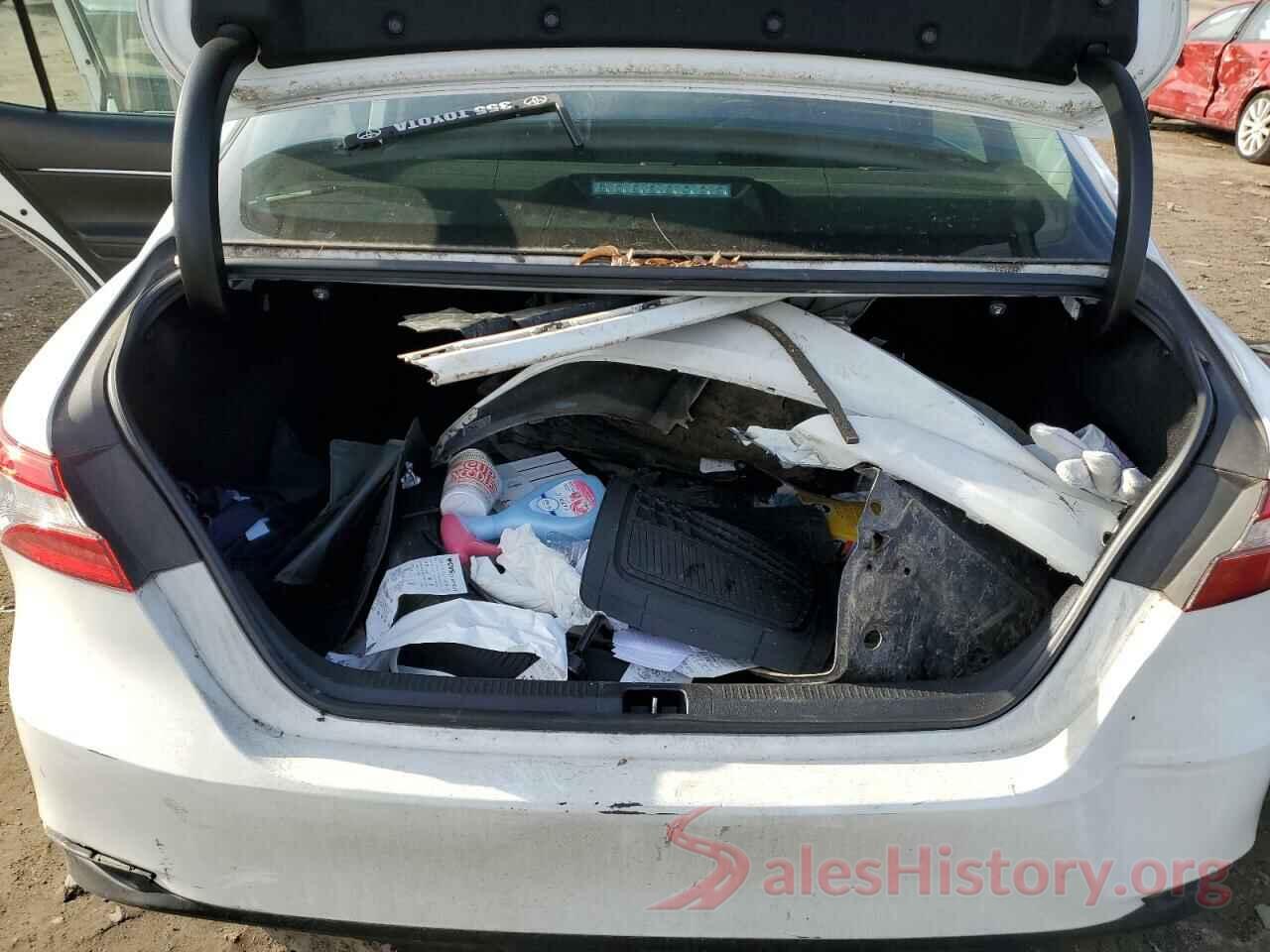 4T1B11HK7JU640052 2018 TOYOTA CAMRY