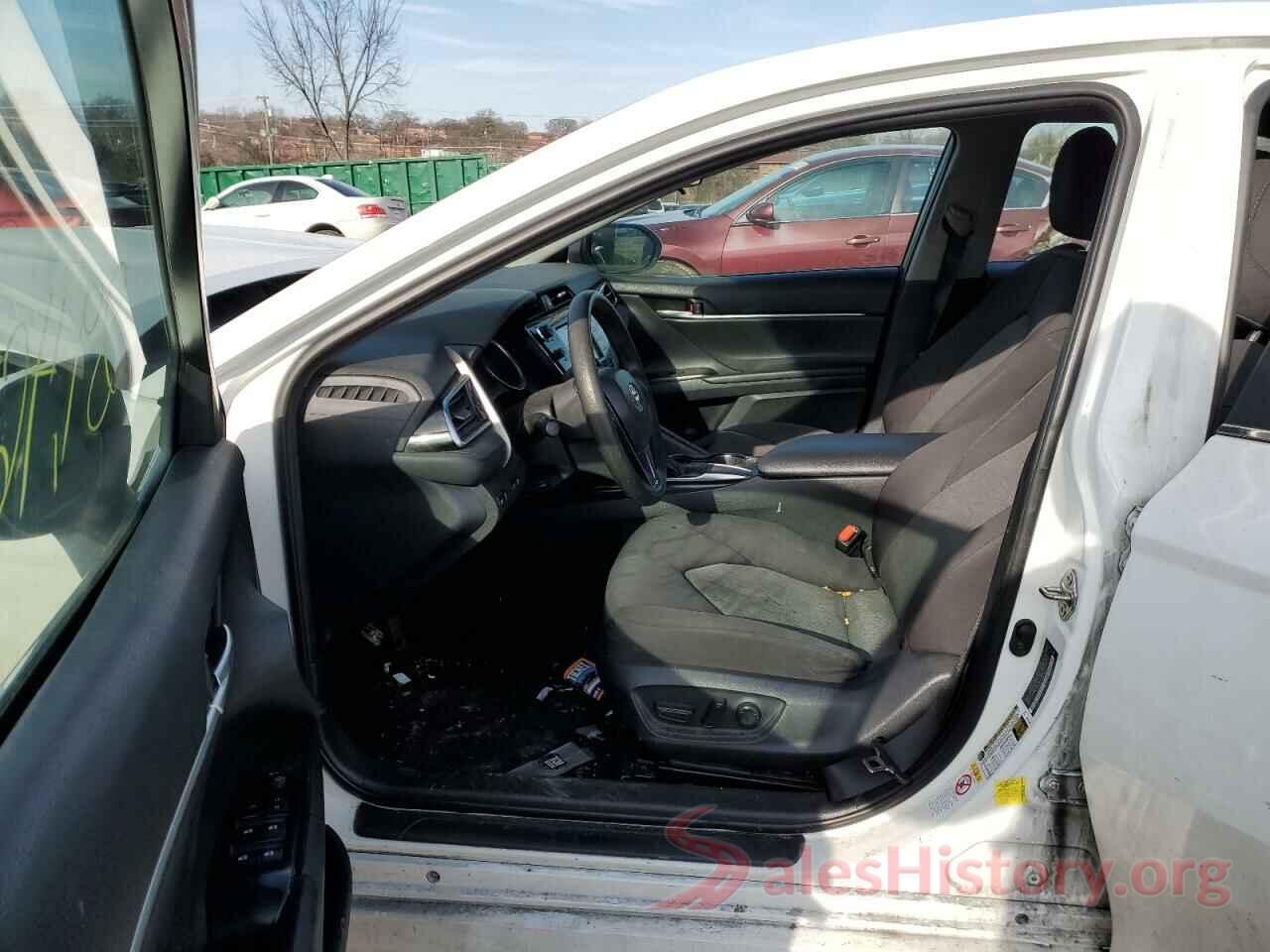 4T1B11HK7JU640052 2018 TOYOTA CAMRY