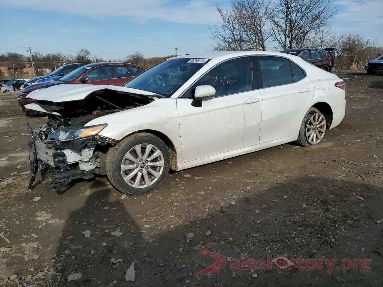 4T1B11HK7JU640052 2018 TOYOTA CAMRY