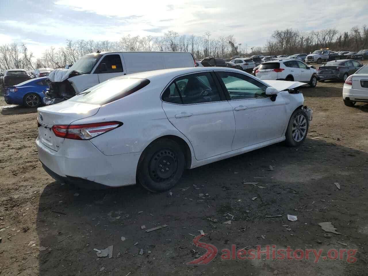 4T1B11HK7JU640052 2018 TOYOTA CAMRY