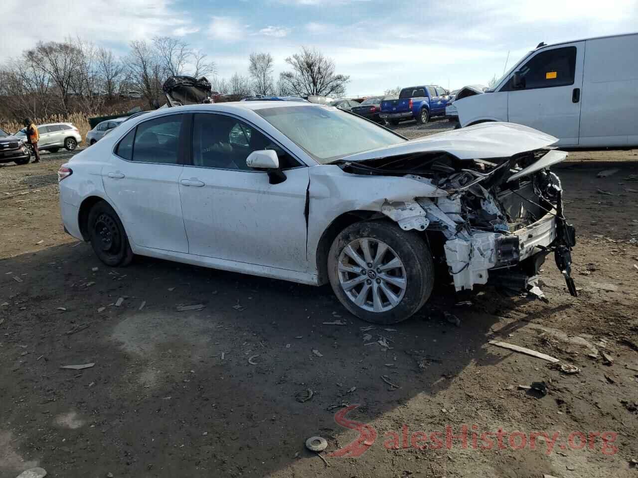 4T1B11HK7JU640052 2018 TOYOTA CAMRY