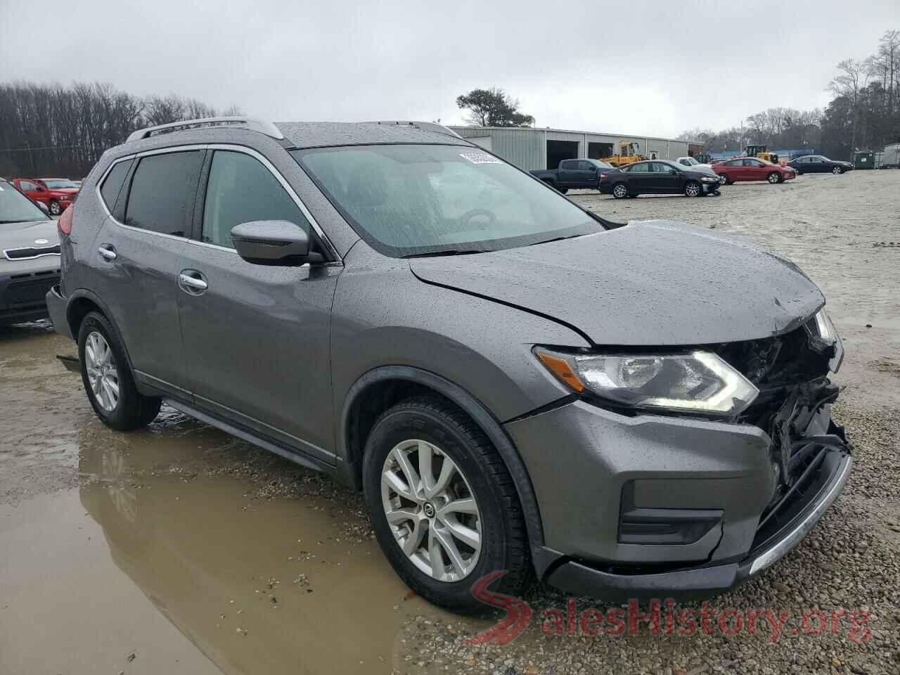 KNMAT2MT8JP589030 2018 NISSAN ROGUE