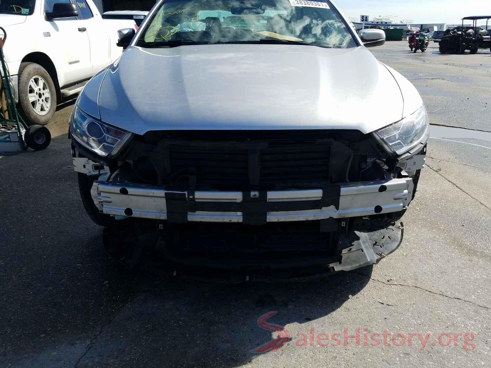 1FAHP2E8XJG115812 2018 FORD TAURUS