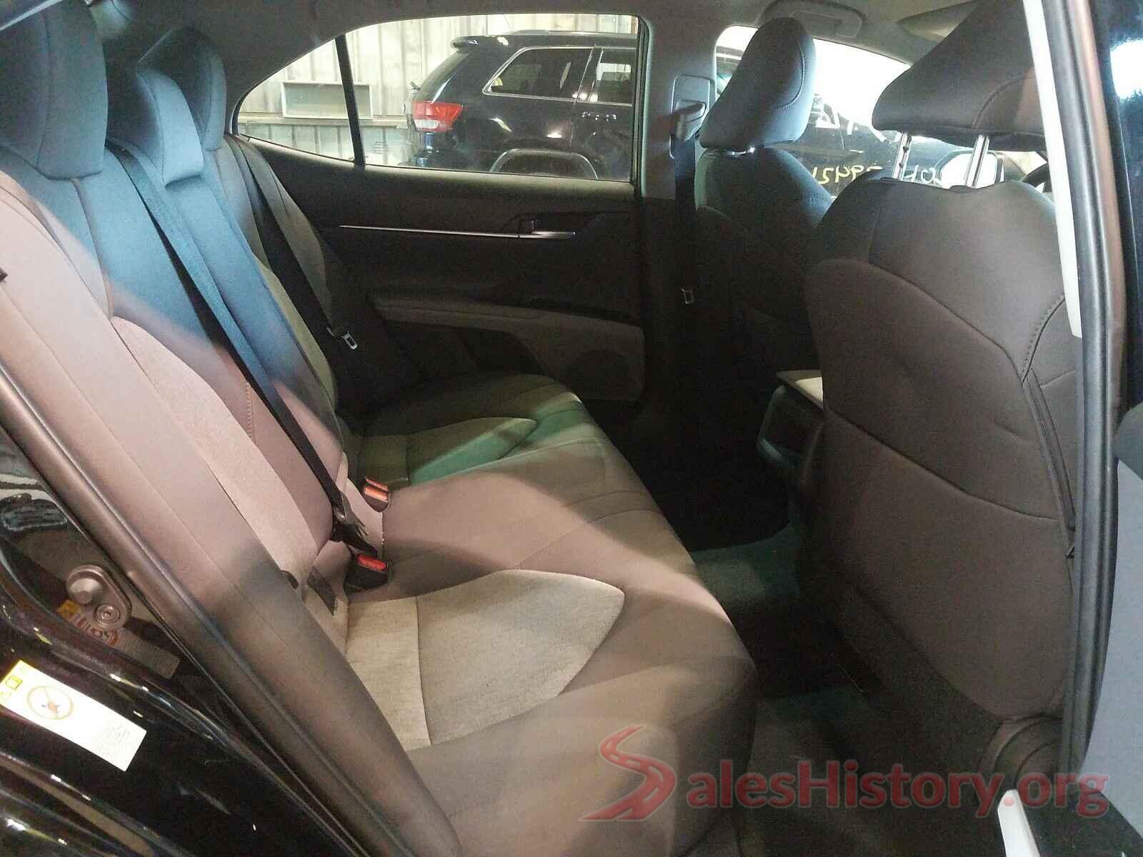 4T1B11HK8JU571355 2018 TOYOTA CAMRY