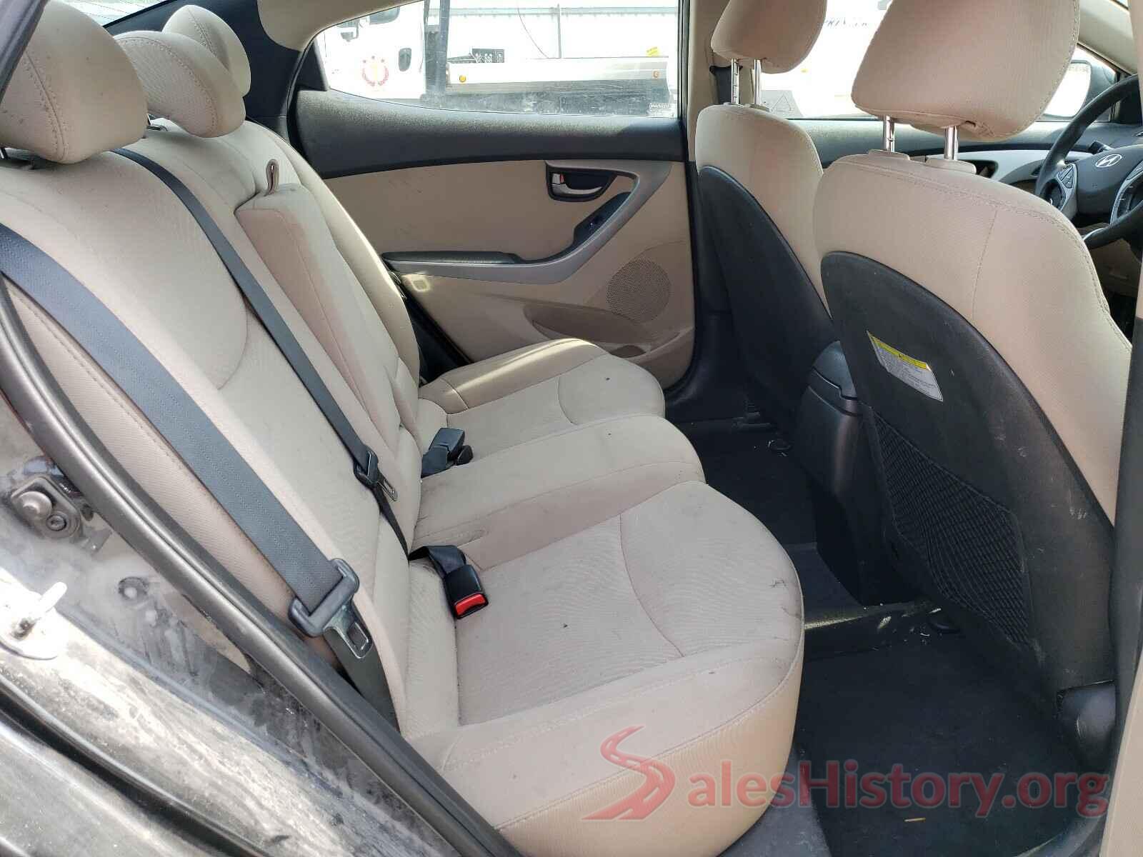 5NPDH4AE8GH655905 2016 HYUNDAI ELANTRA