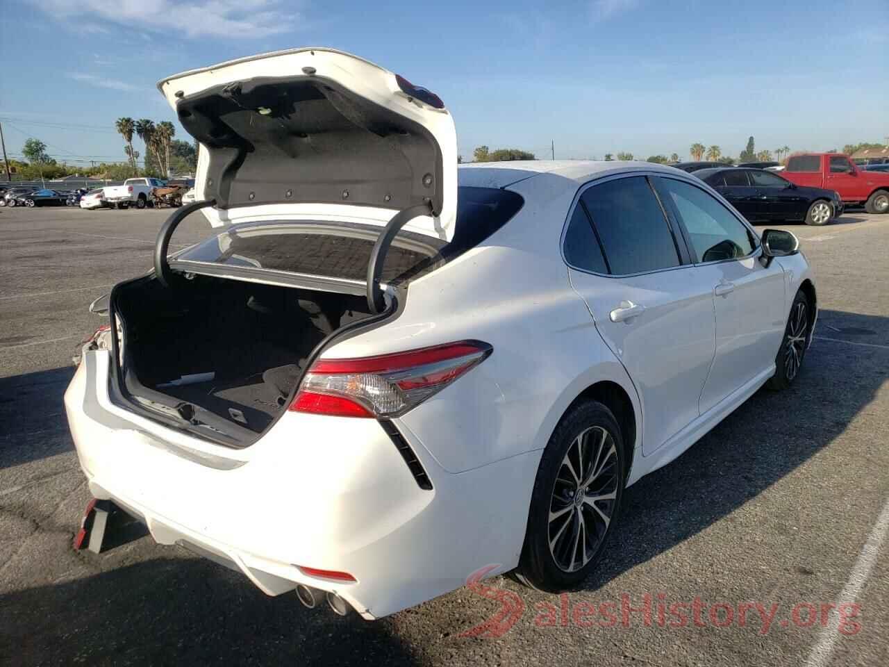 JTNB11HK6J3027216 2018 TOYOTA CAMRY