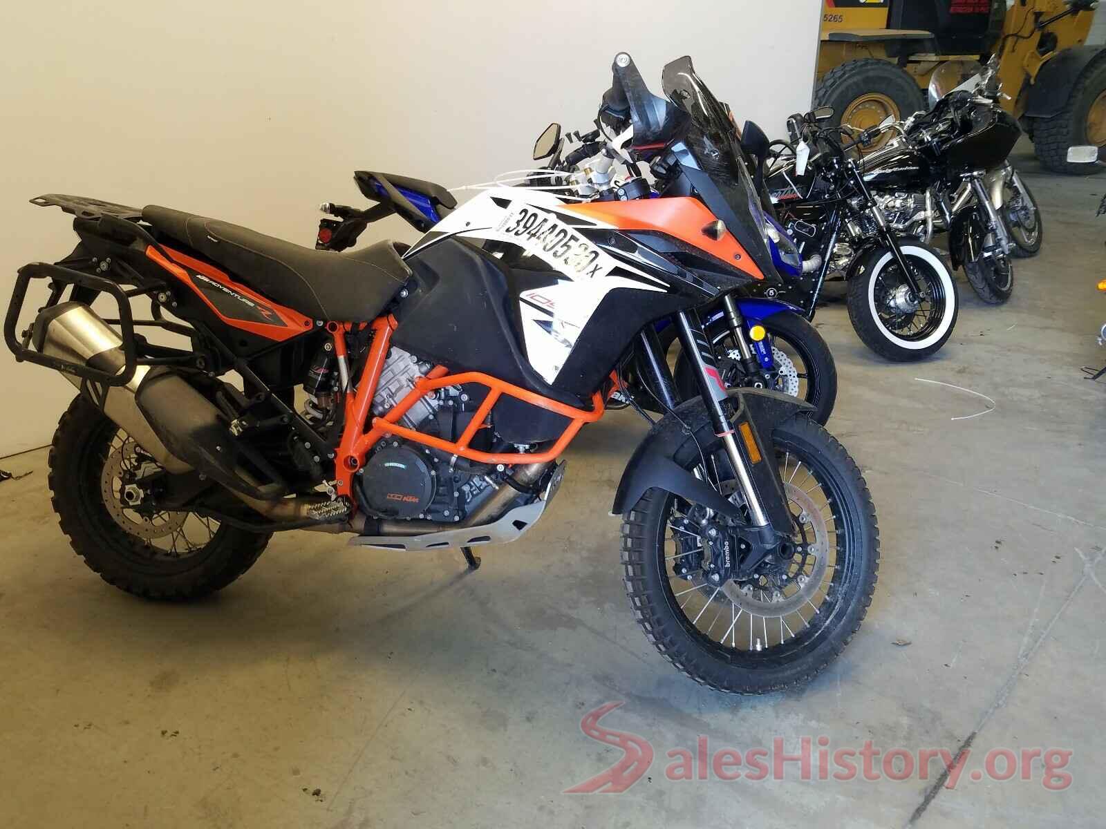 VBKV49400KM905907 2019 KTM MOTORCYCLE