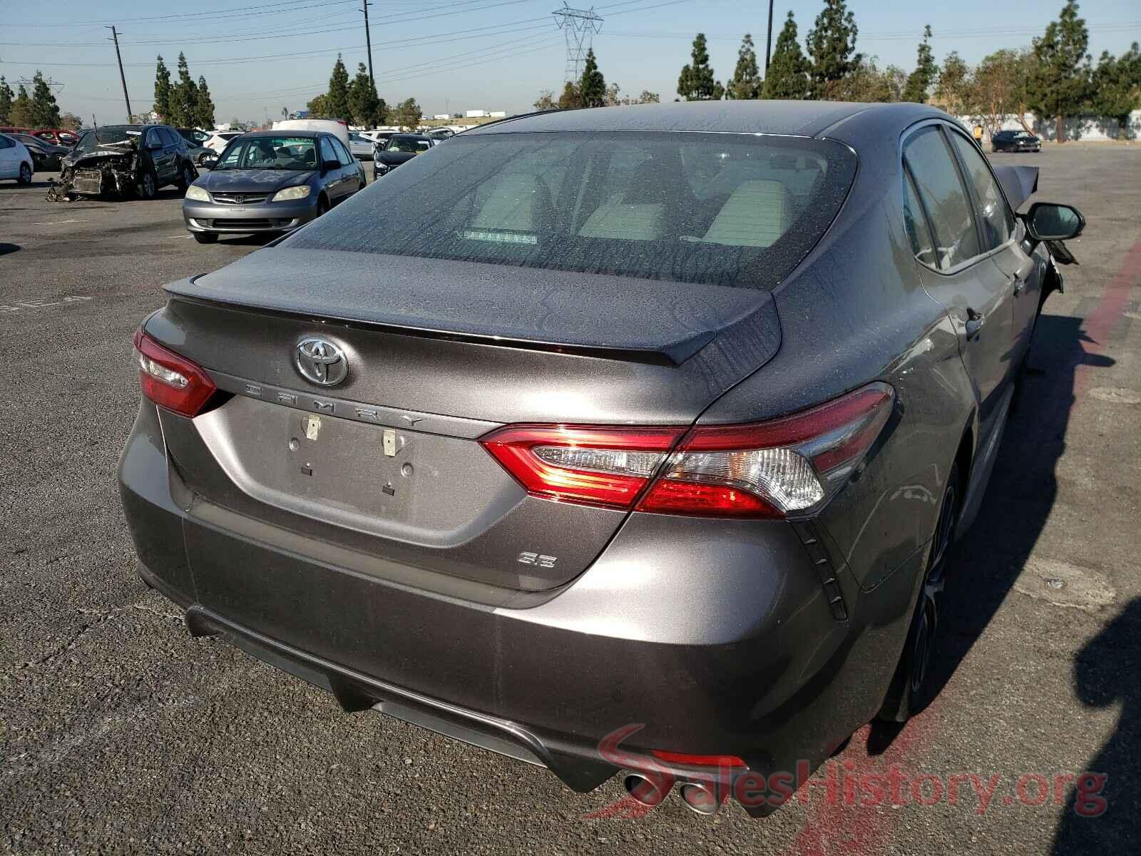 4T1B11HK8JU595848 2018 TOYOTA CAMRY