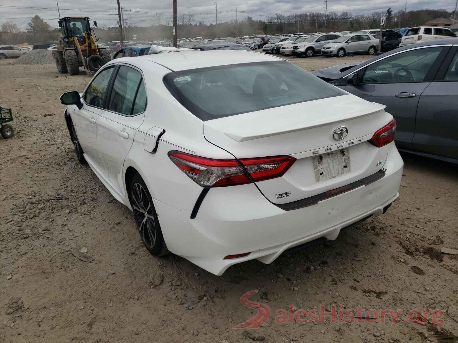 4T1B11HK2JU668437 2018 TOYOTA CAMRY