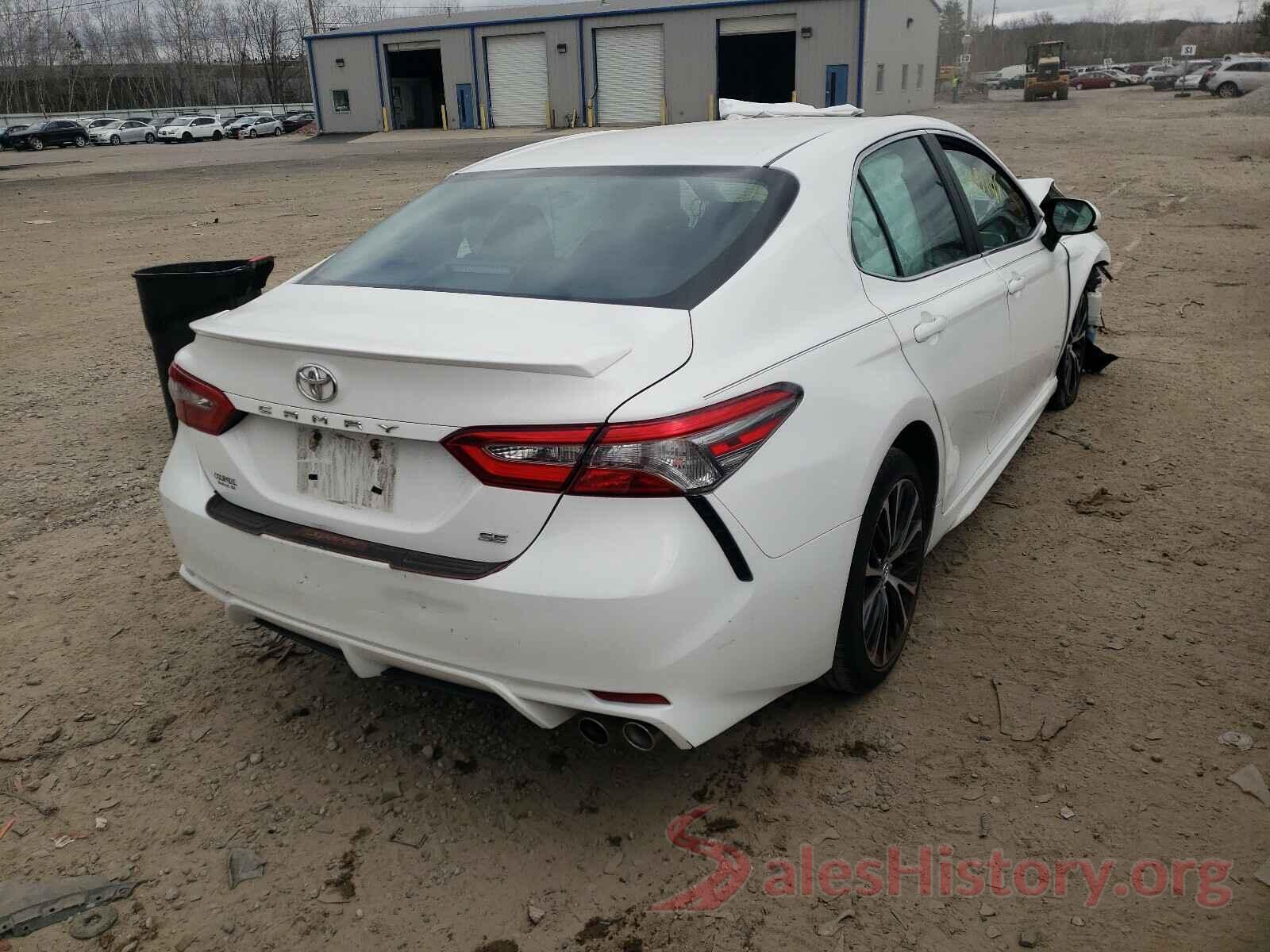 4T1B11HK2JU668437 2018 TOYOTA CAMRY