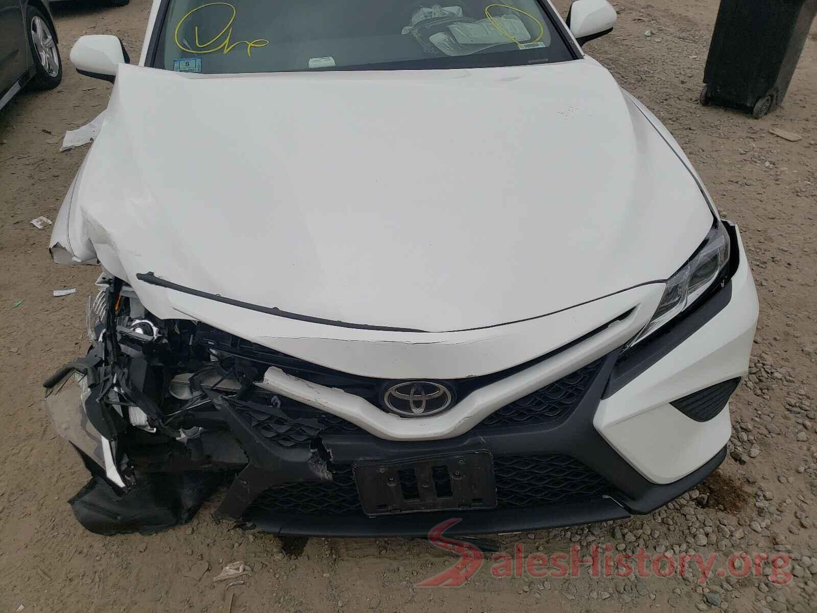 4T1B11HK2JU668437 2018 TOYOTA CAMRY