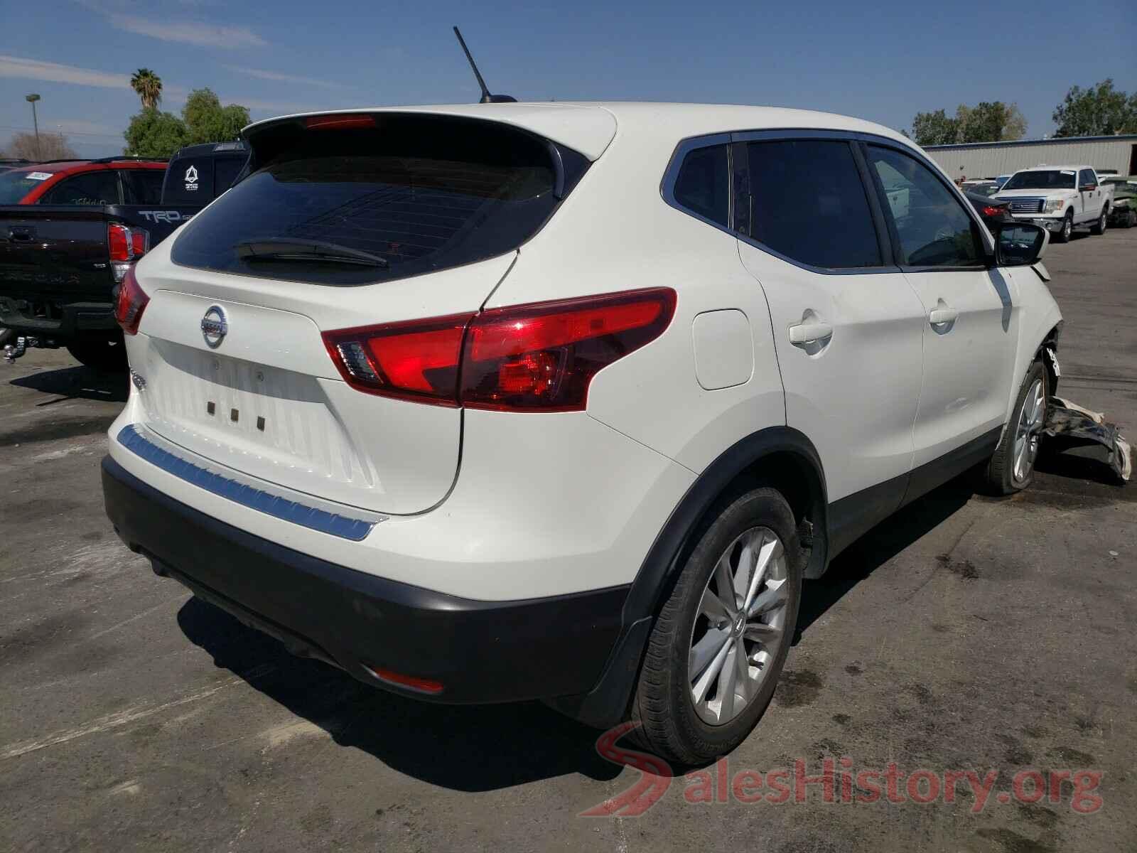 JN1BJ1CP8JW164831 2018 NISSAN ROGUE