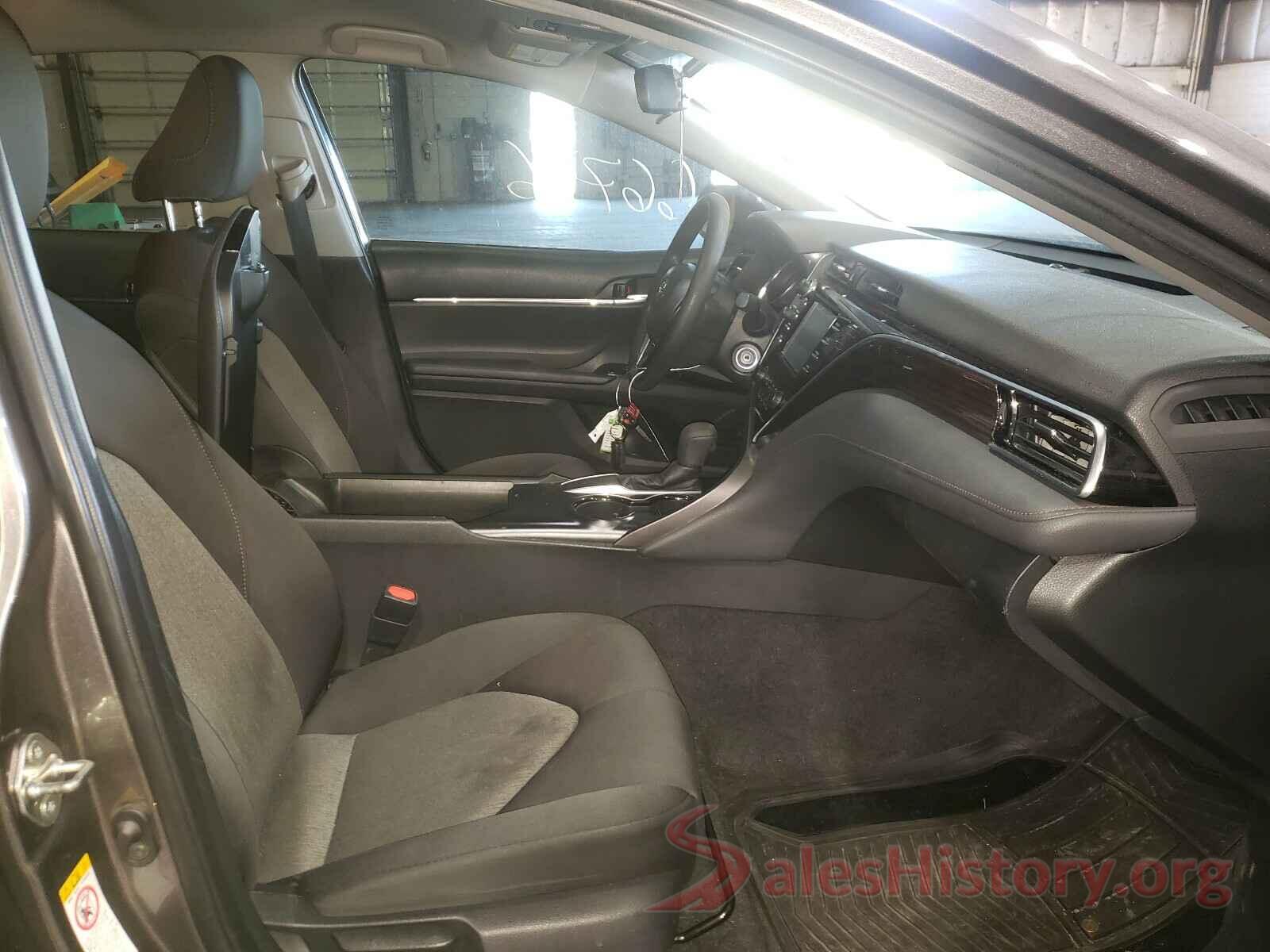 4T1B11HK3JU604262 2018 TOYOTA CAMRY