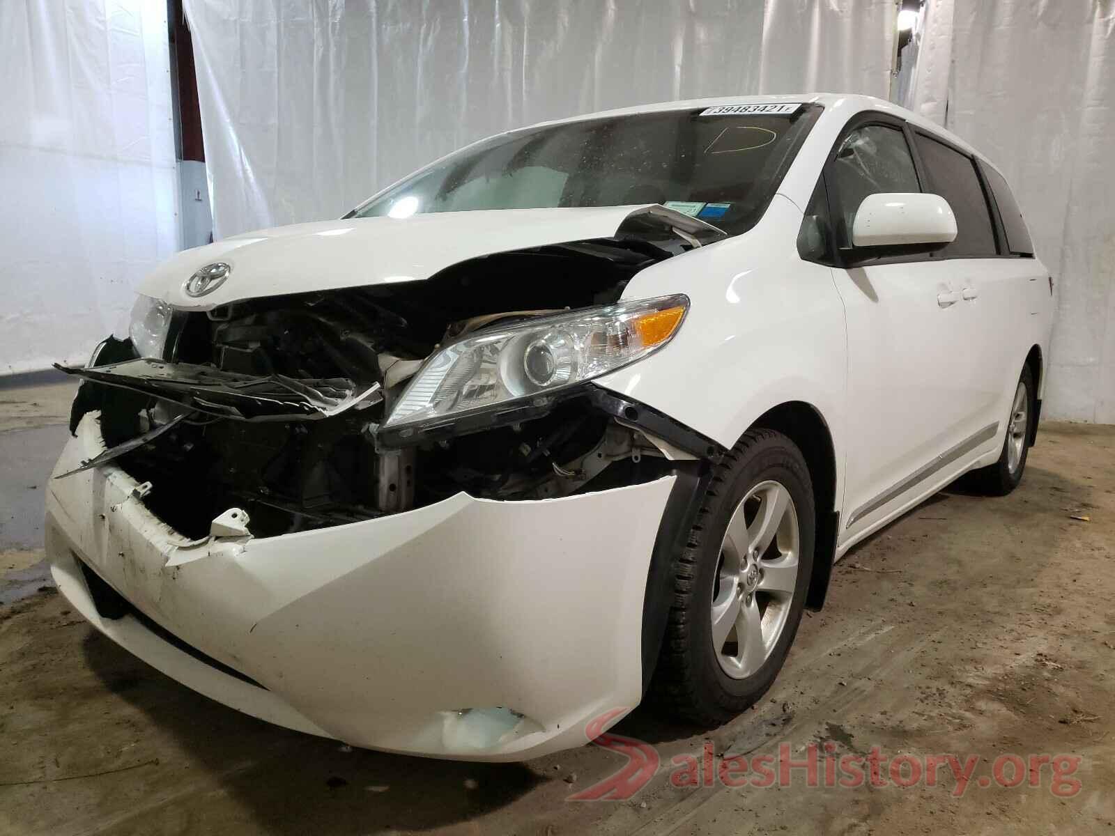 5TDKZ3DC2HS863508 2017 TOYOTA SIENNA