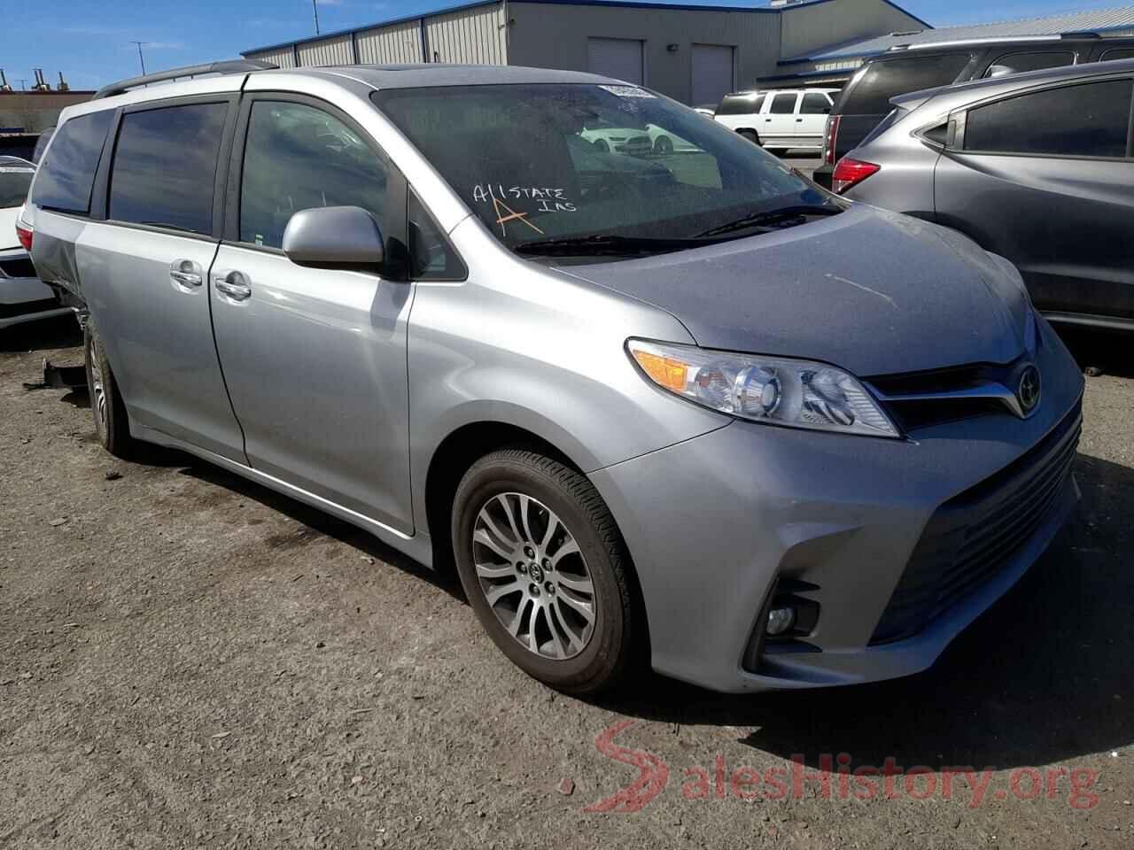 5TDYZ3DC6JS933334 2018 TOYOTA SIENNA