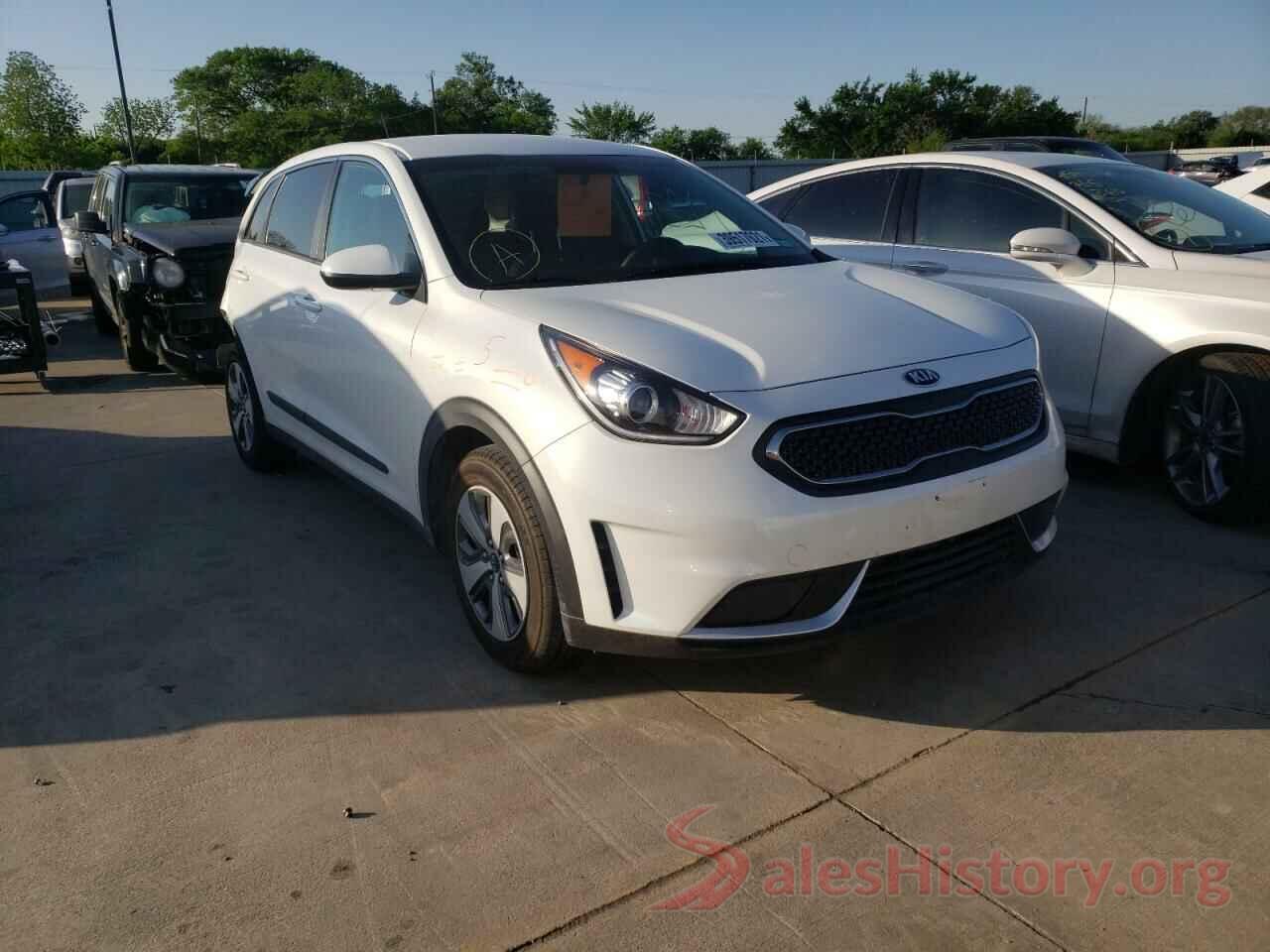 KNDCB3LC8K5290881 2019 KIA NIRO