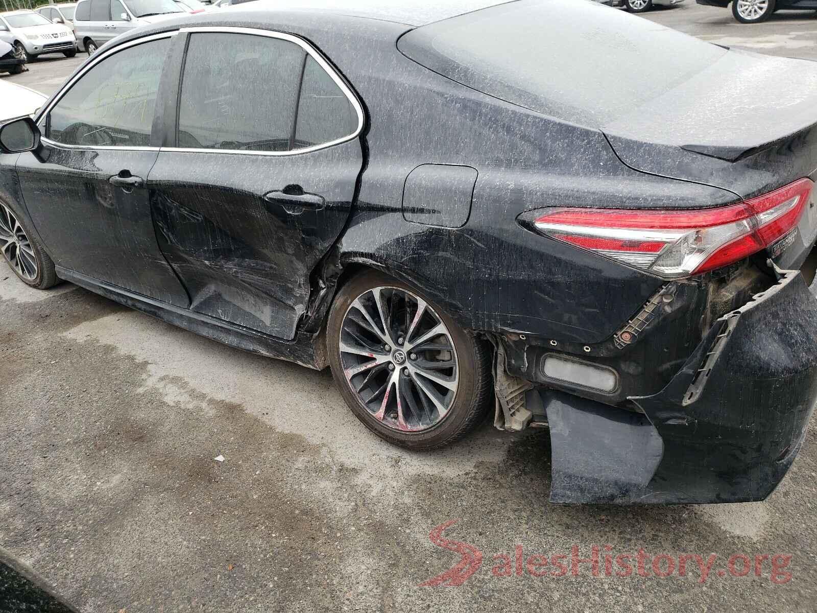 4T1B11HK8JU616617 2018 TOYOTA CAMRY