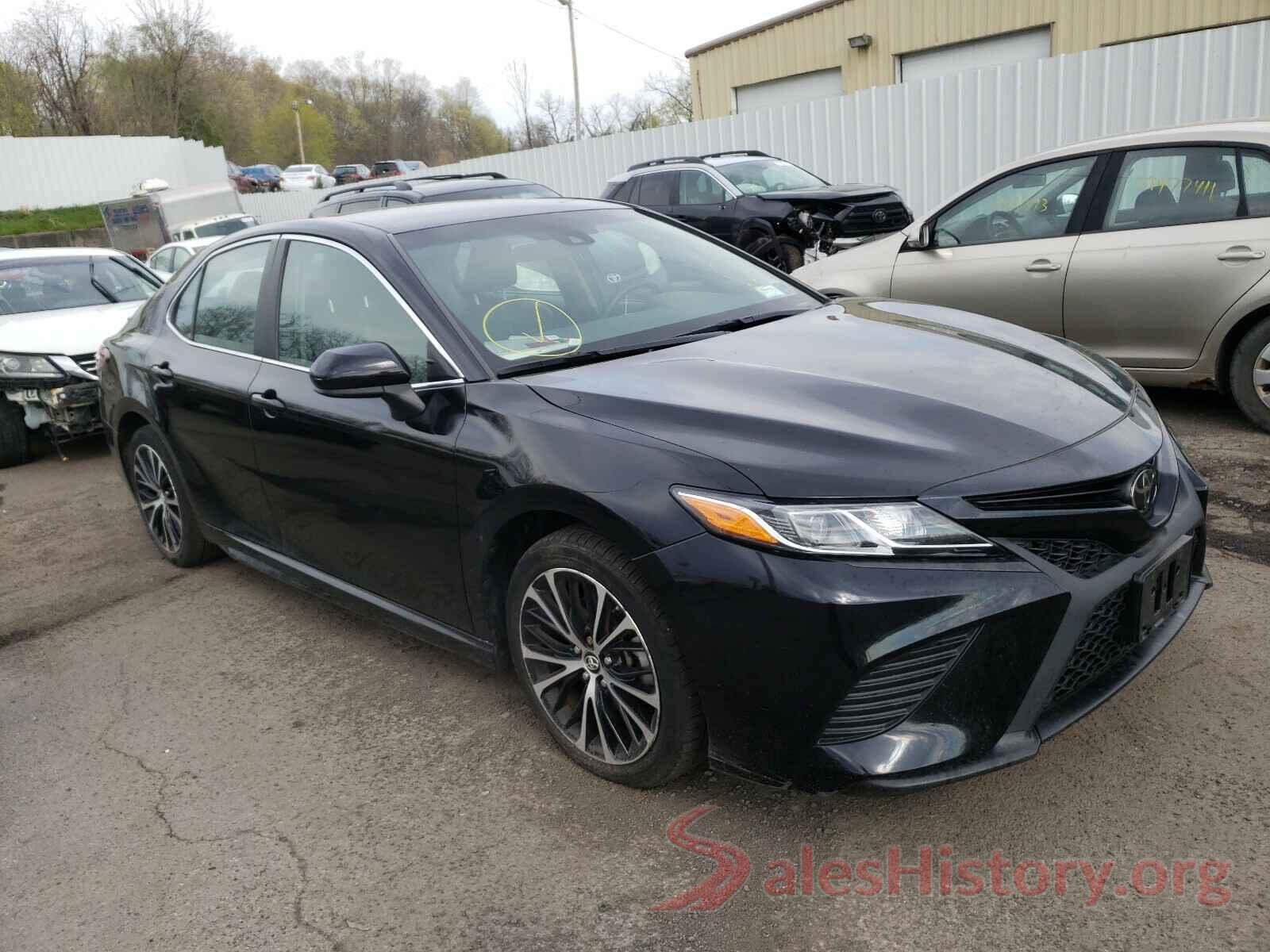 4T1B11HK1JU153381 2018 TOYOTA CAMRY