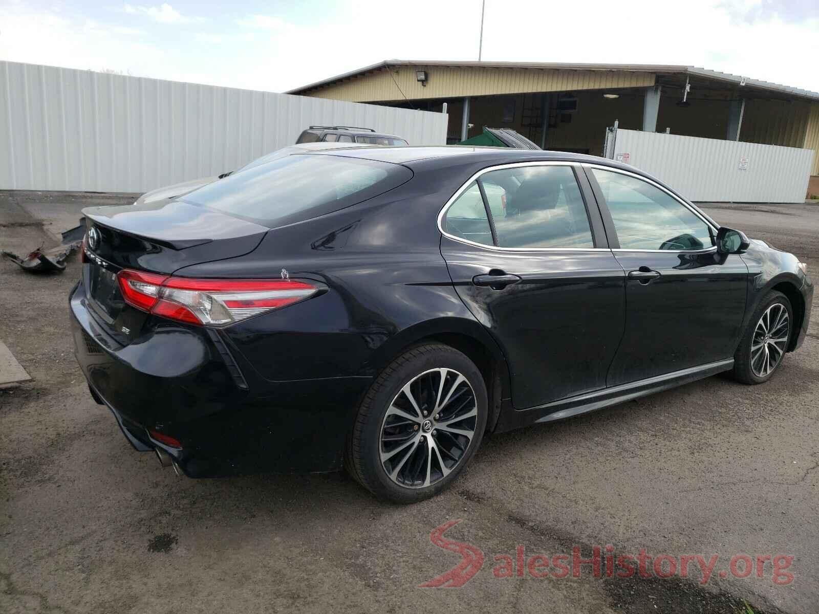 4T1B11HK1JU153381 2018 TOYOTA CAMRY