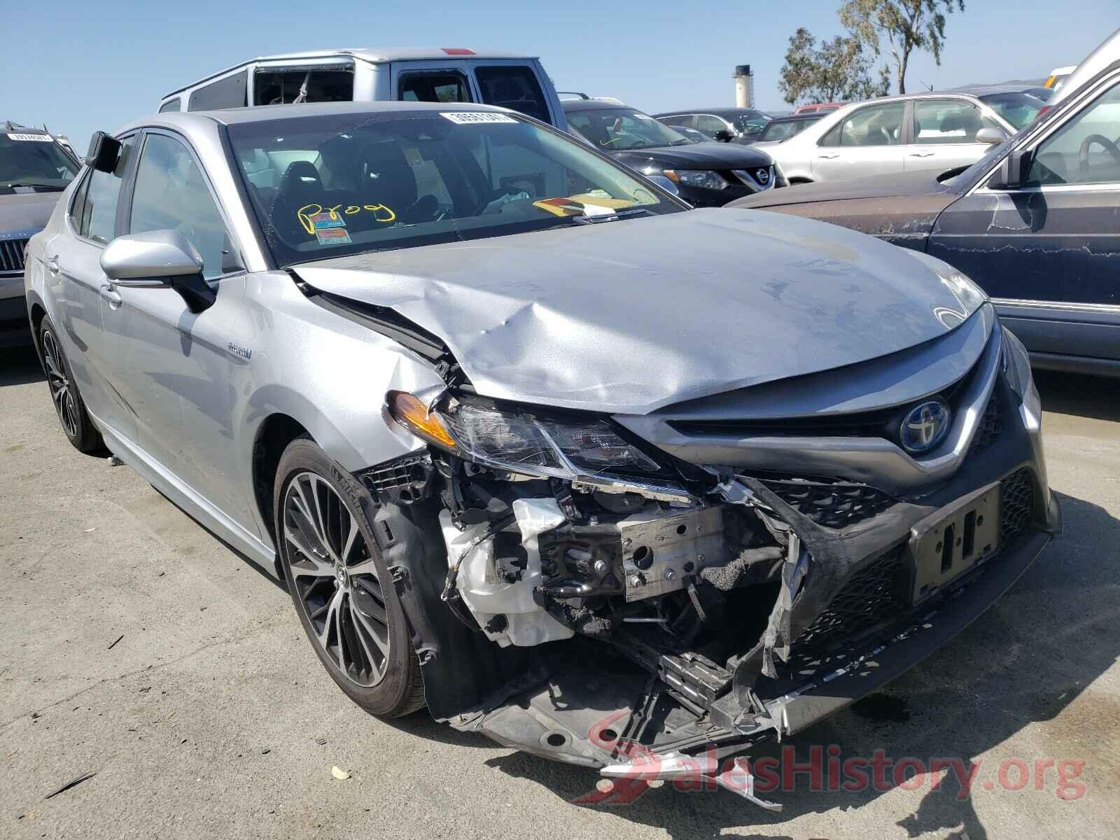 4T1B21HK3JU006752 2018 TOYOTA CAMRY