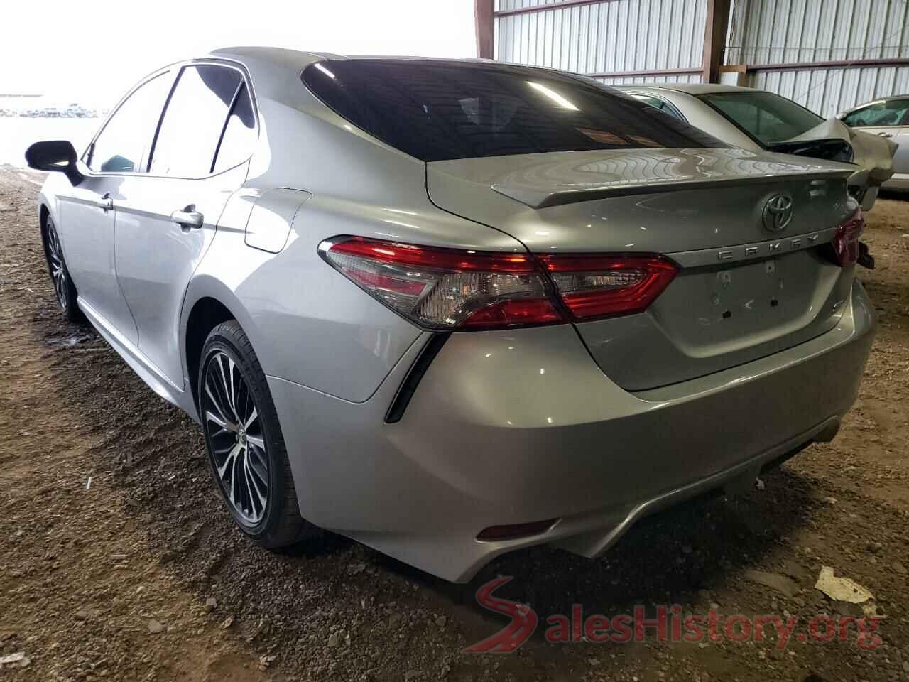 4T1B11HK8JU130129 2018 TOYOTA CAMRY