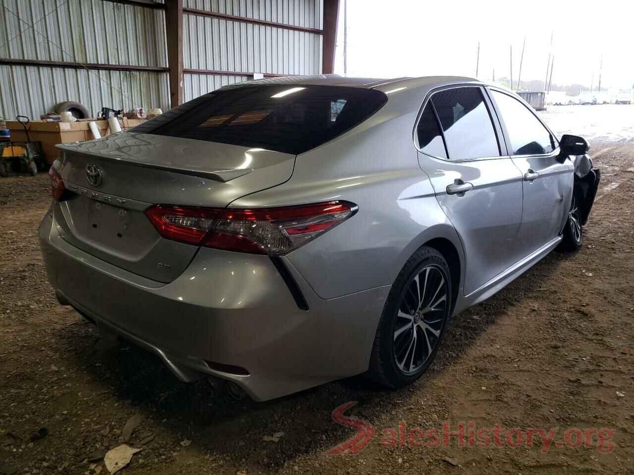 4T1B11HK8JU130129 2018 TOYOTA CAMRY