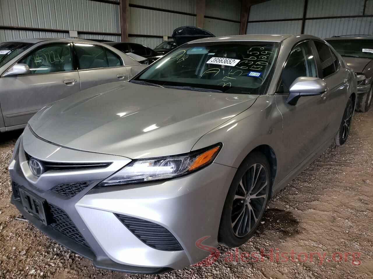 4T1B11HK8JU130129 2018 TOYOTA CAMRY