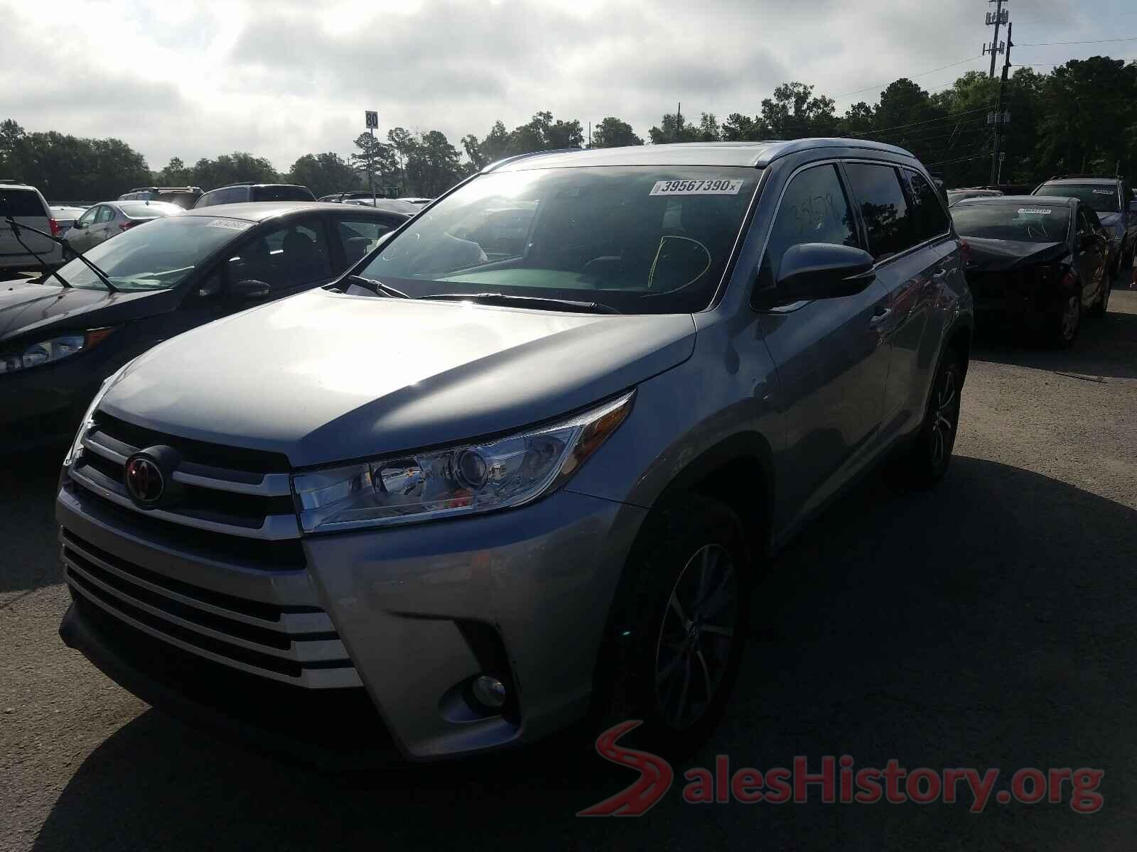 5TDKZRFH2KS560425 2019 TOYOTA HIGHLANDER