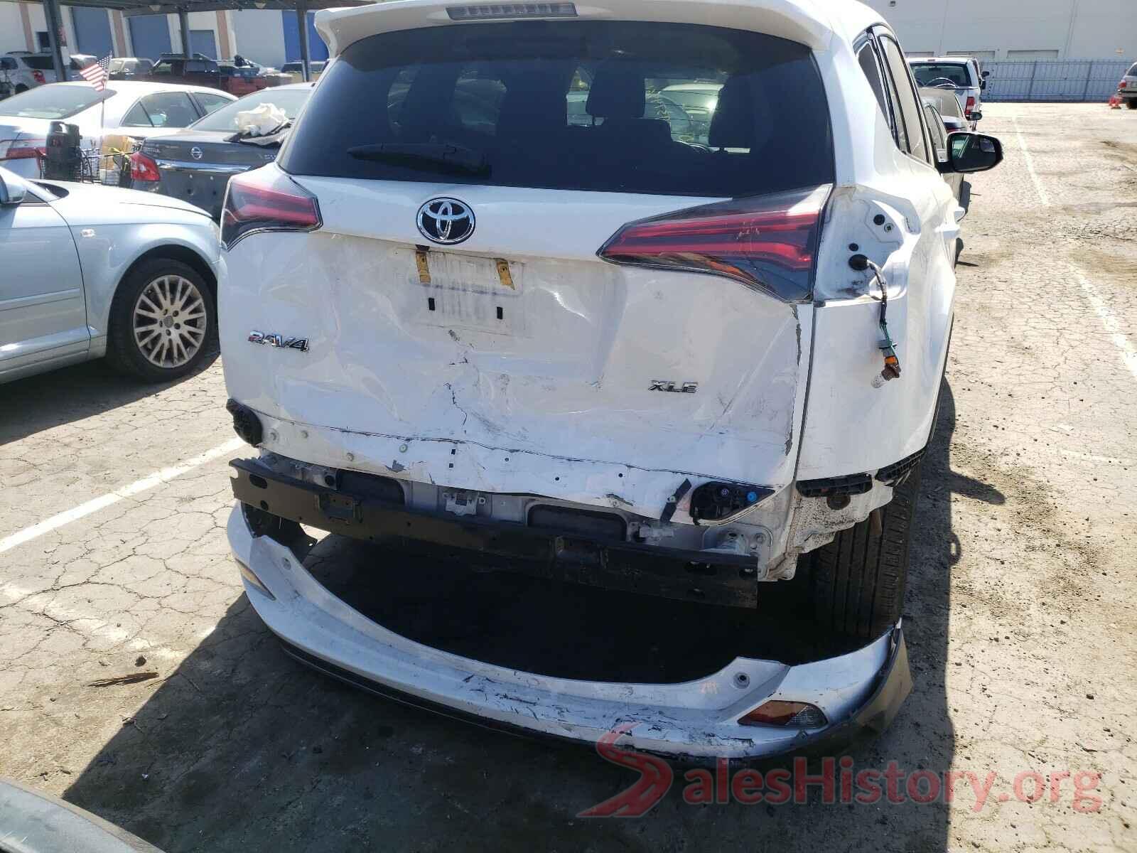 2T3WFREV5JW432128 2018 TOYOTA RAV4