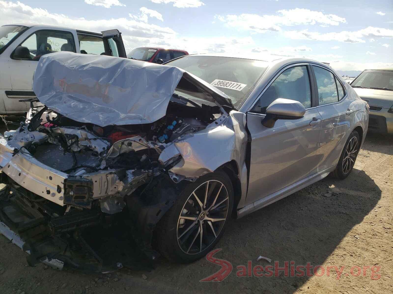 4T1G11AKXMU443817 2021 TOYOTA CAMRY