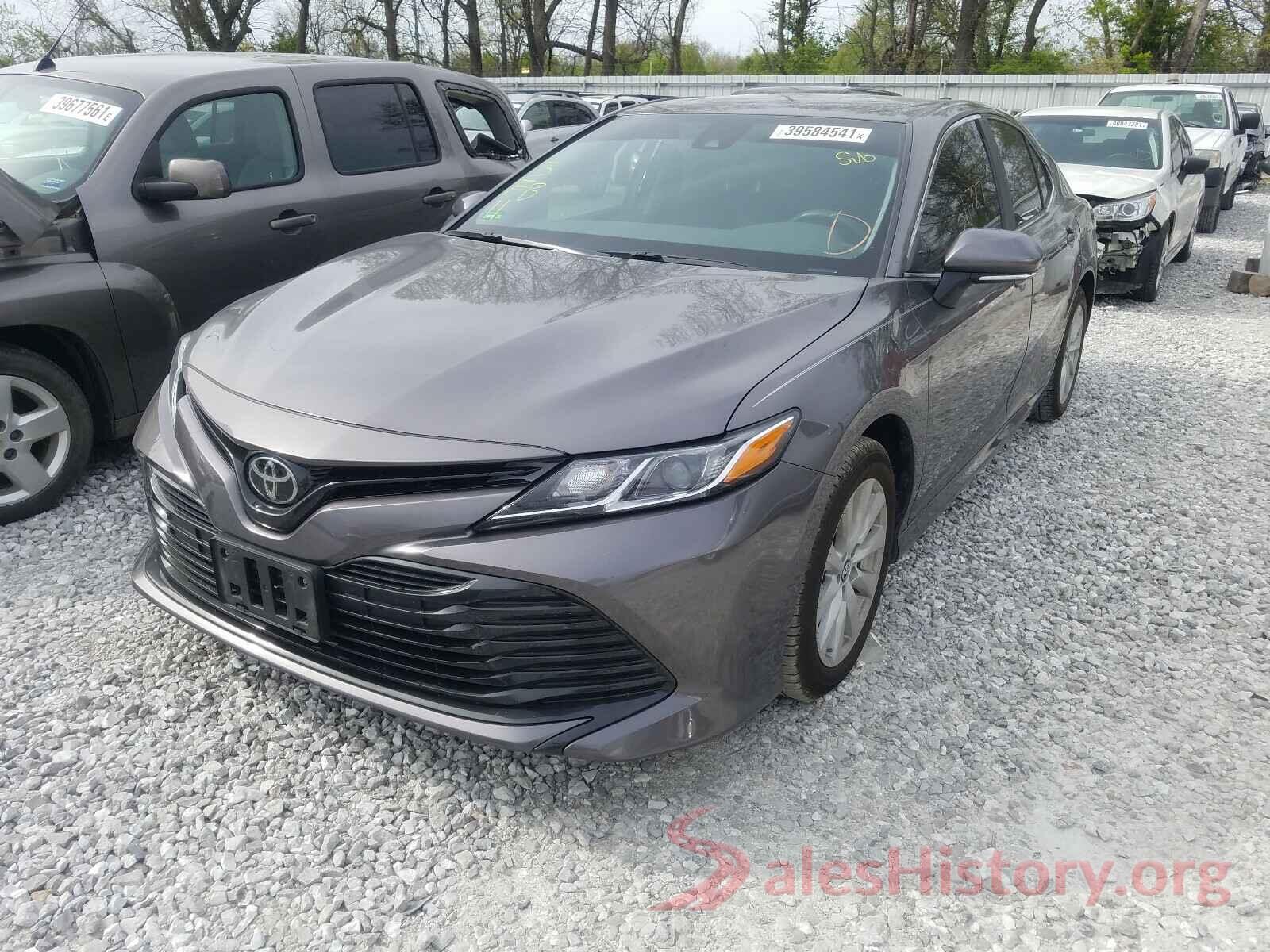 4T1B11HK3KU207717 2019 TOYOTA CAMRY