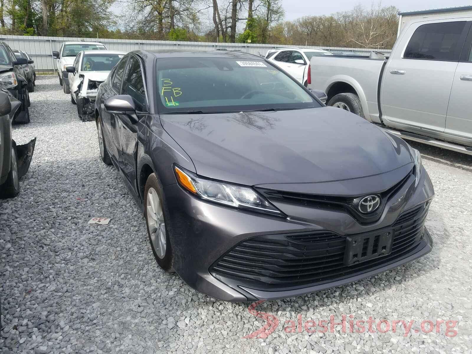 4T1B11HK3KU207717 2019 TOYOTA CAMRY