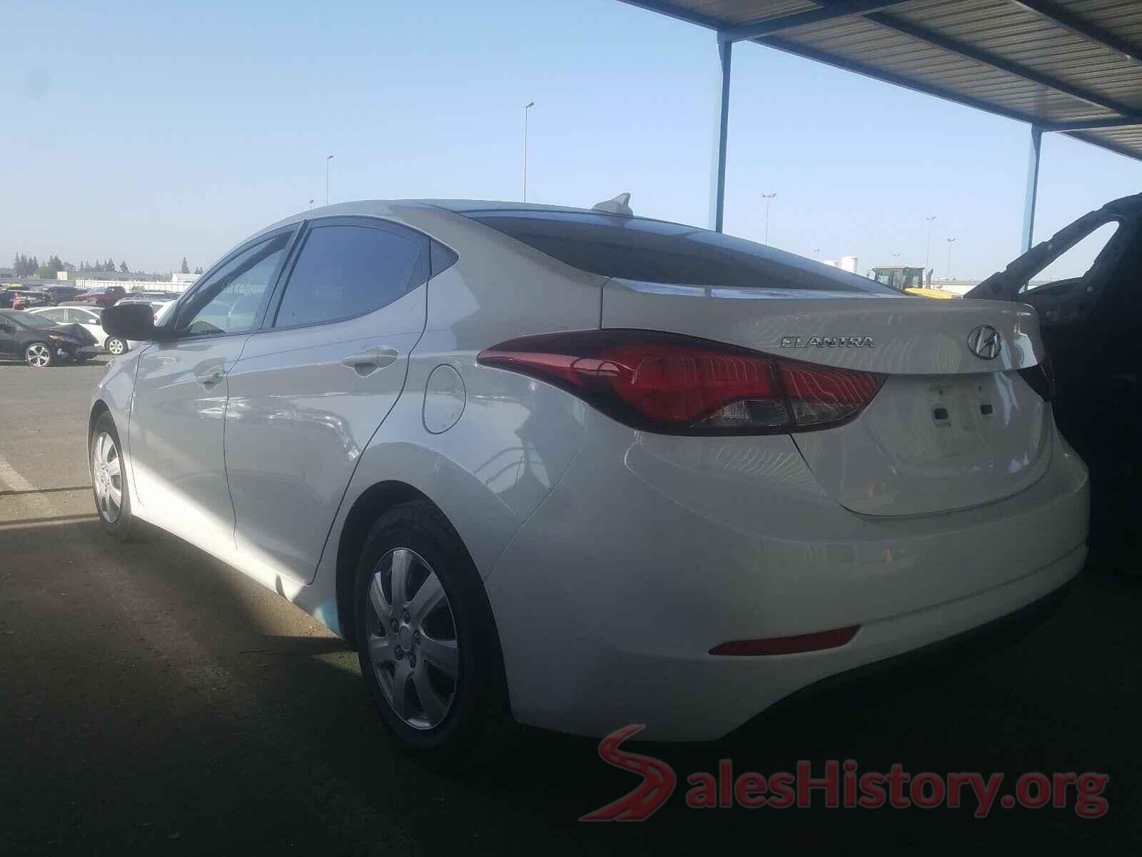 5NPDH4AE8GH698284 2016 HYUNDAI ELANTRA