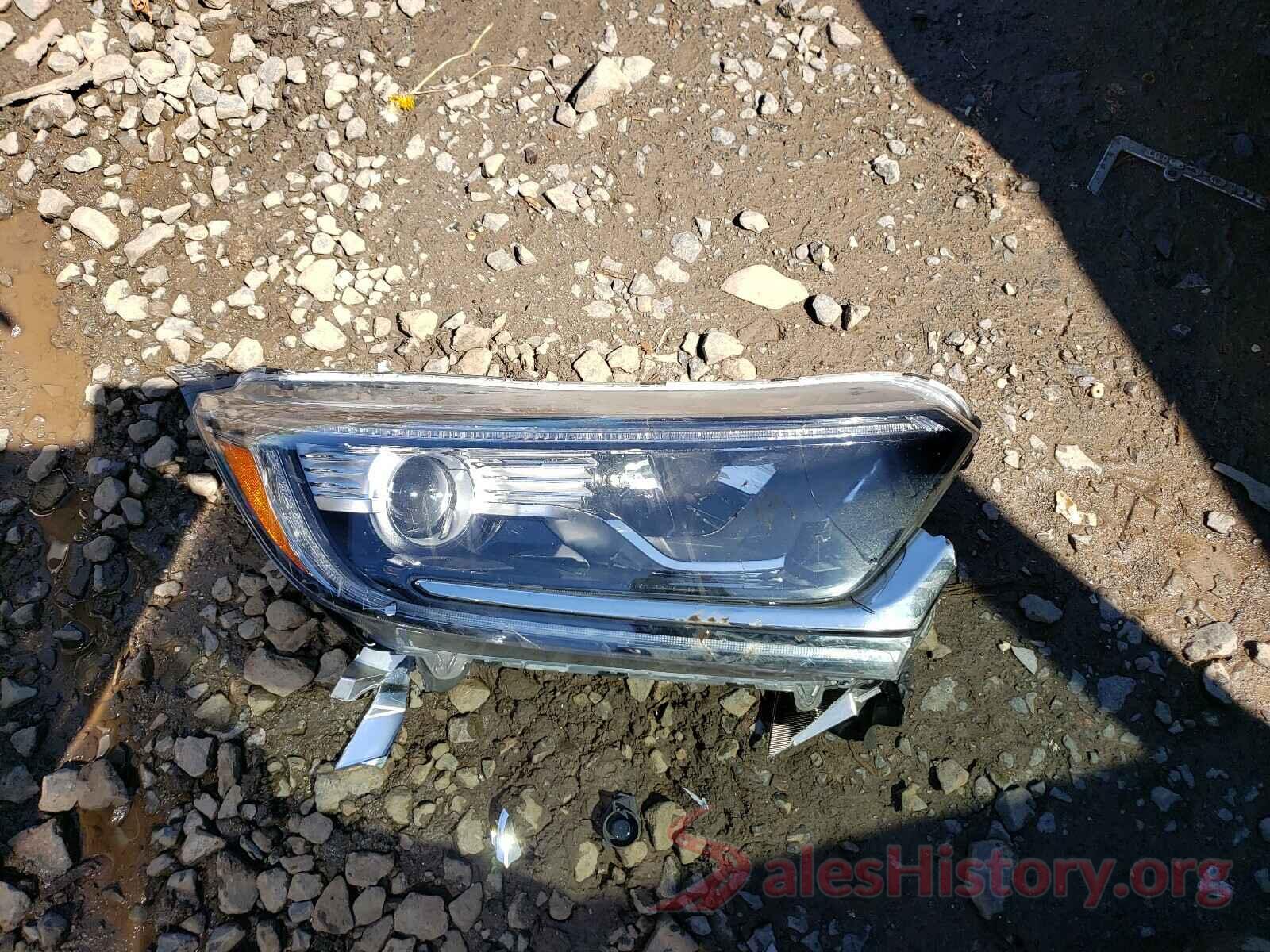 2HKRW2H88JH673876 2018 HONDA CRV