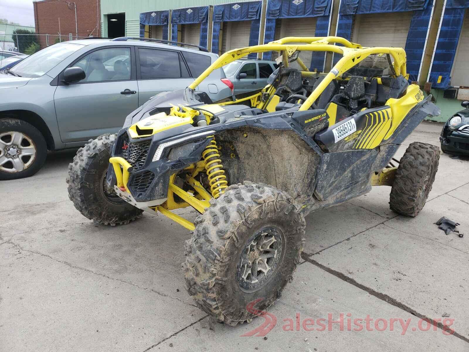 3JBVWAW25JK000107 2018 CAN-AM SIDEBYSIDE