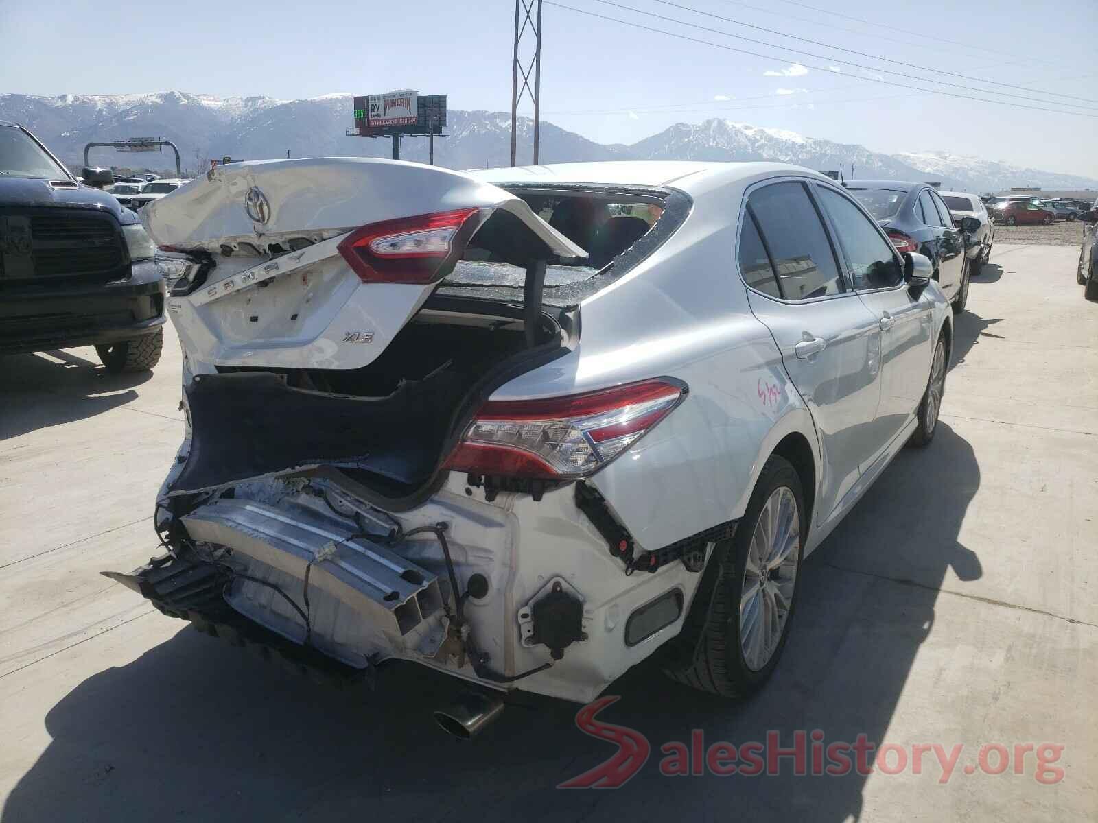 4T1B11HK5JU085845 2018 TOYOTA CAMRY