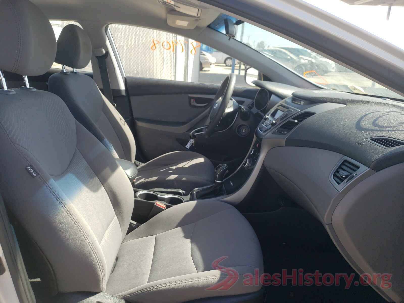 5NPDH4AE0GH739913 2016 HYUNDAI ELANTRA