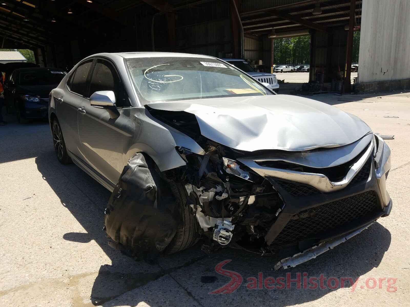 4T1B11HK9JU069650 2018 TOYOTA CAMRY