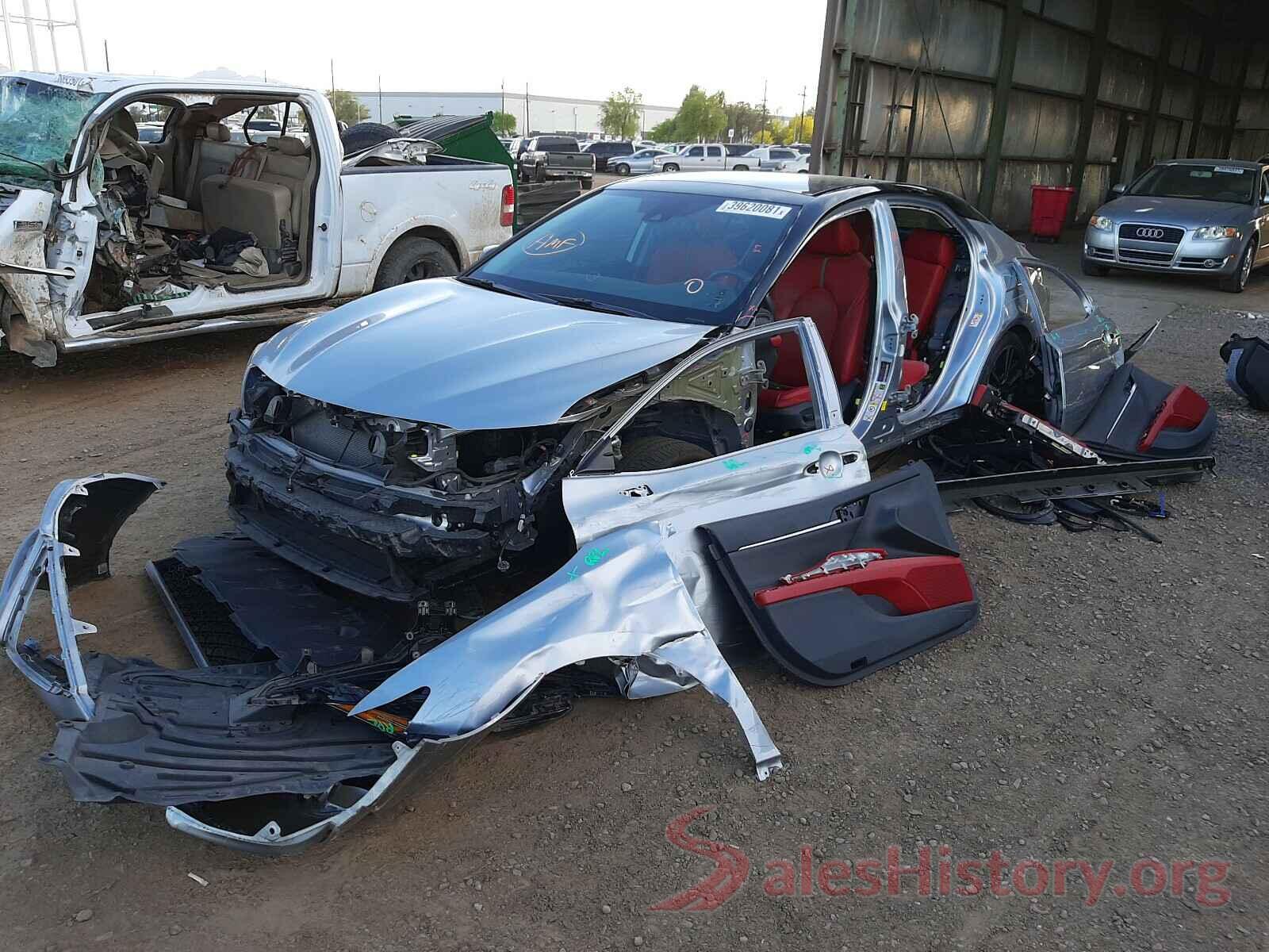 4T1B61HKXKU236407 2019 TOYOTA CAMRY