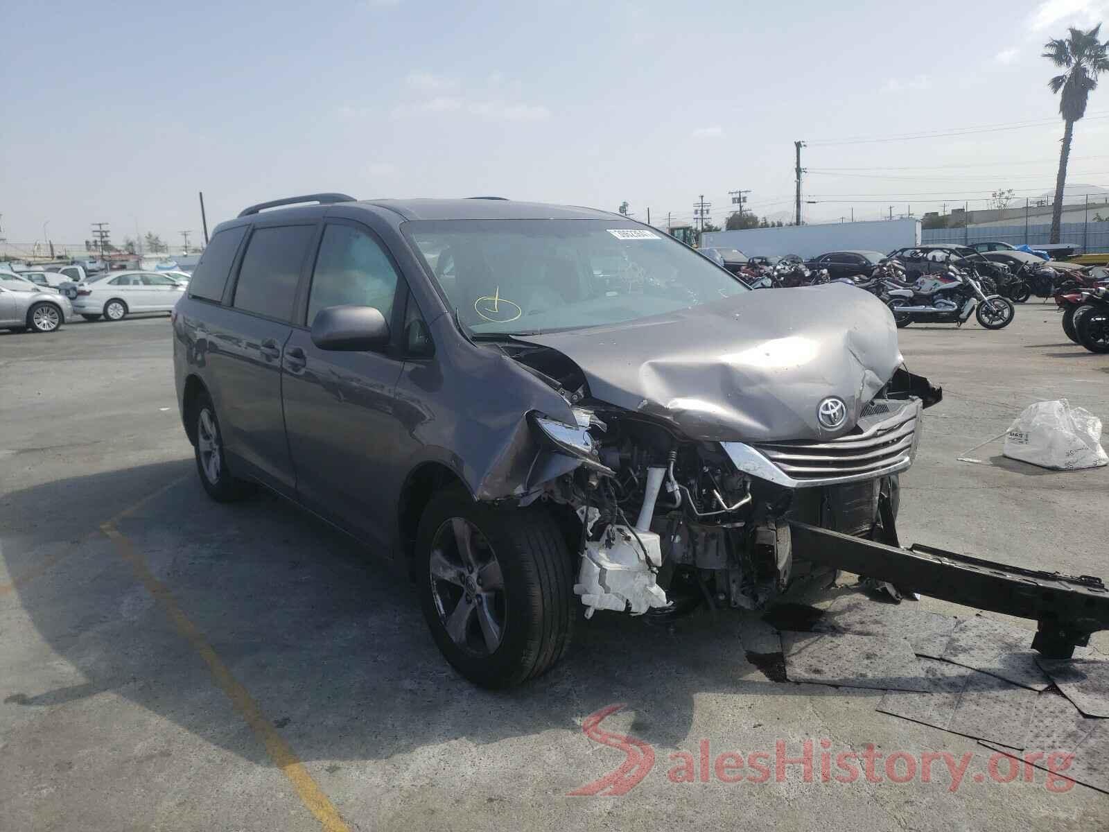 5TDKZ3DC0HS868125 2017 TOYOTA SIENNA