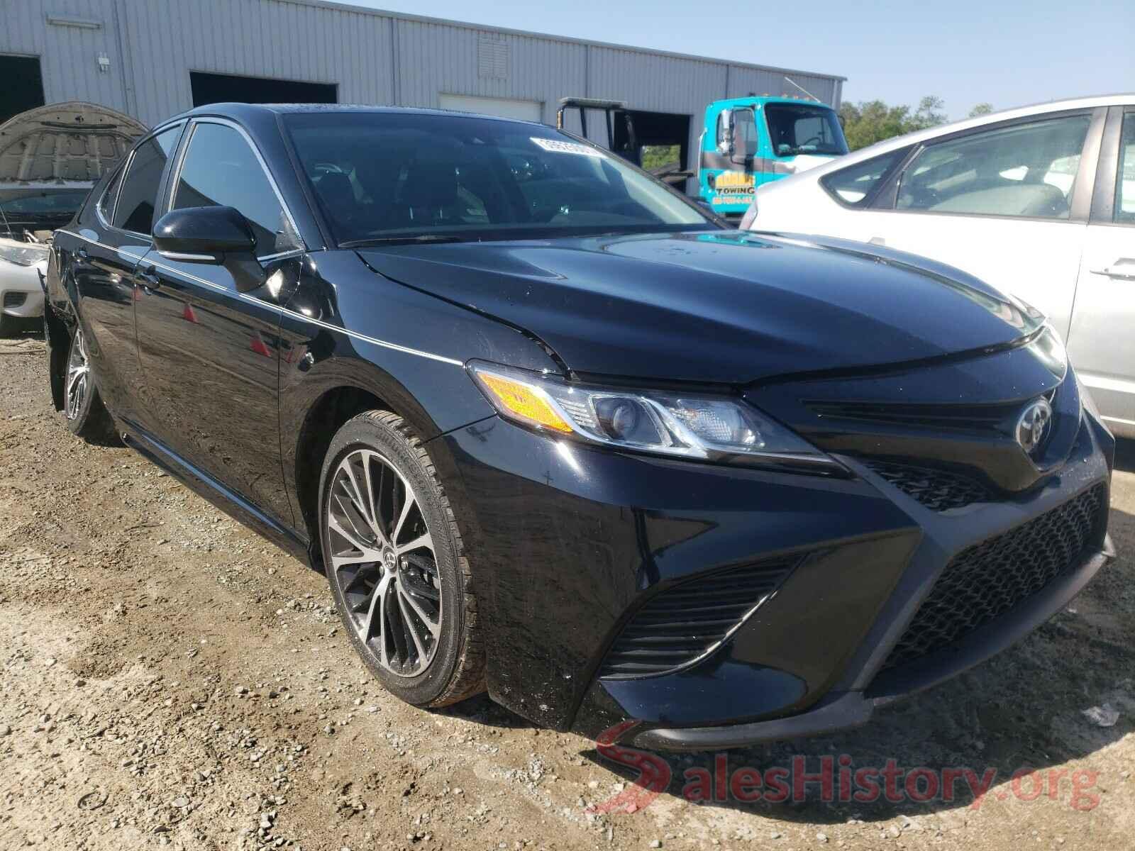 4T1B11HK0JU535174 2018 TOYOTA CAMRY