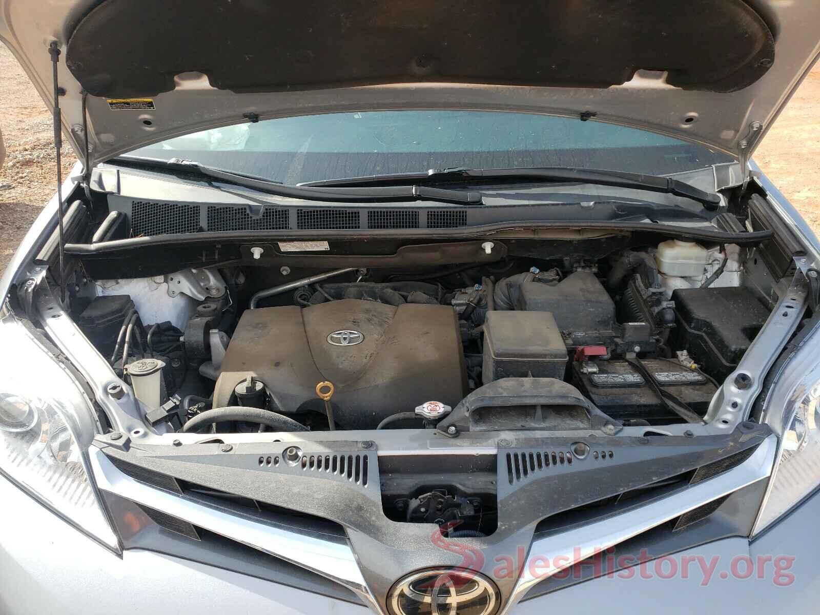 5TDYZ3DC0JS957273 2018 TOYOTA SIENNA