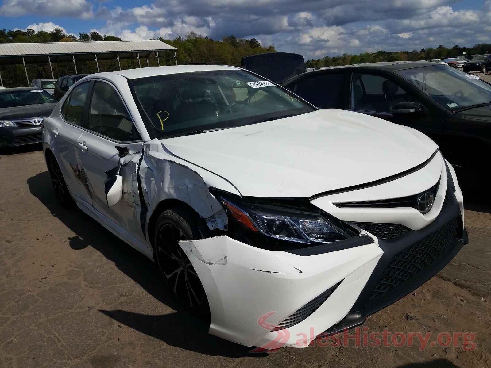 JTNB11HK5J3069828 2018 TOYOTA CAMRY