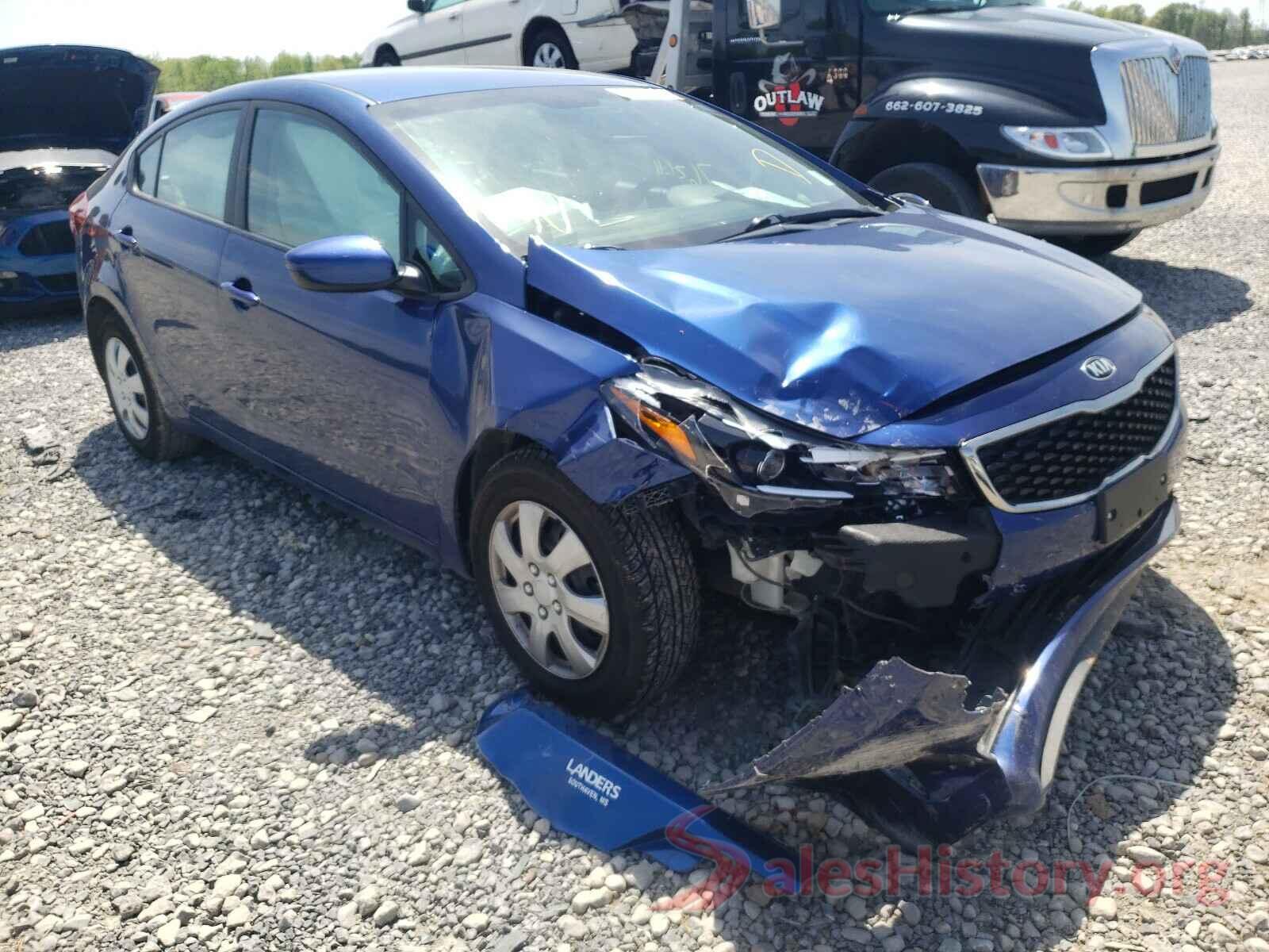 3KPFK4A75HE156318 2017 KIA FORTE