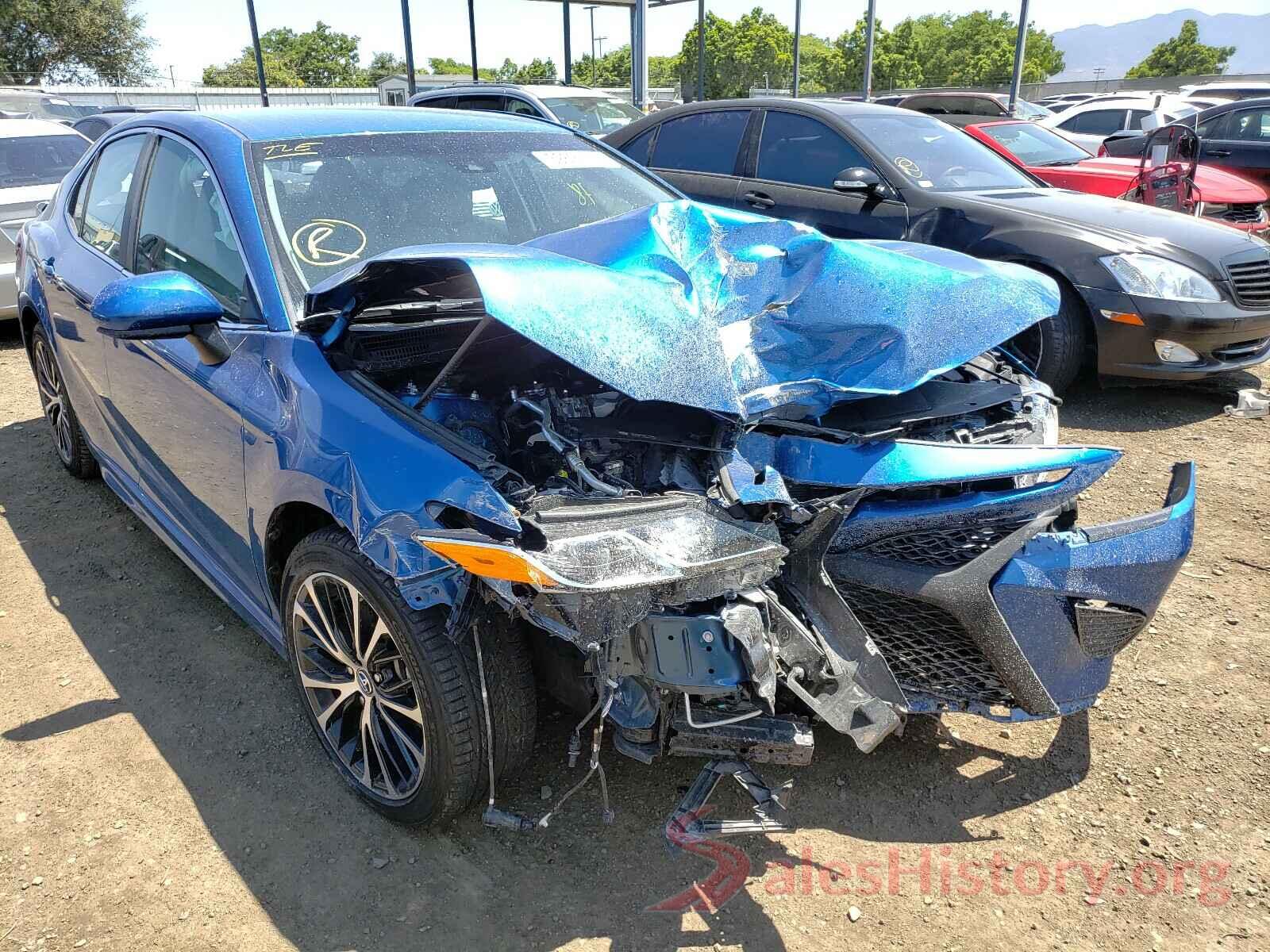 4T1B11HK4JU012952 2018 TOYOTA CAMRY