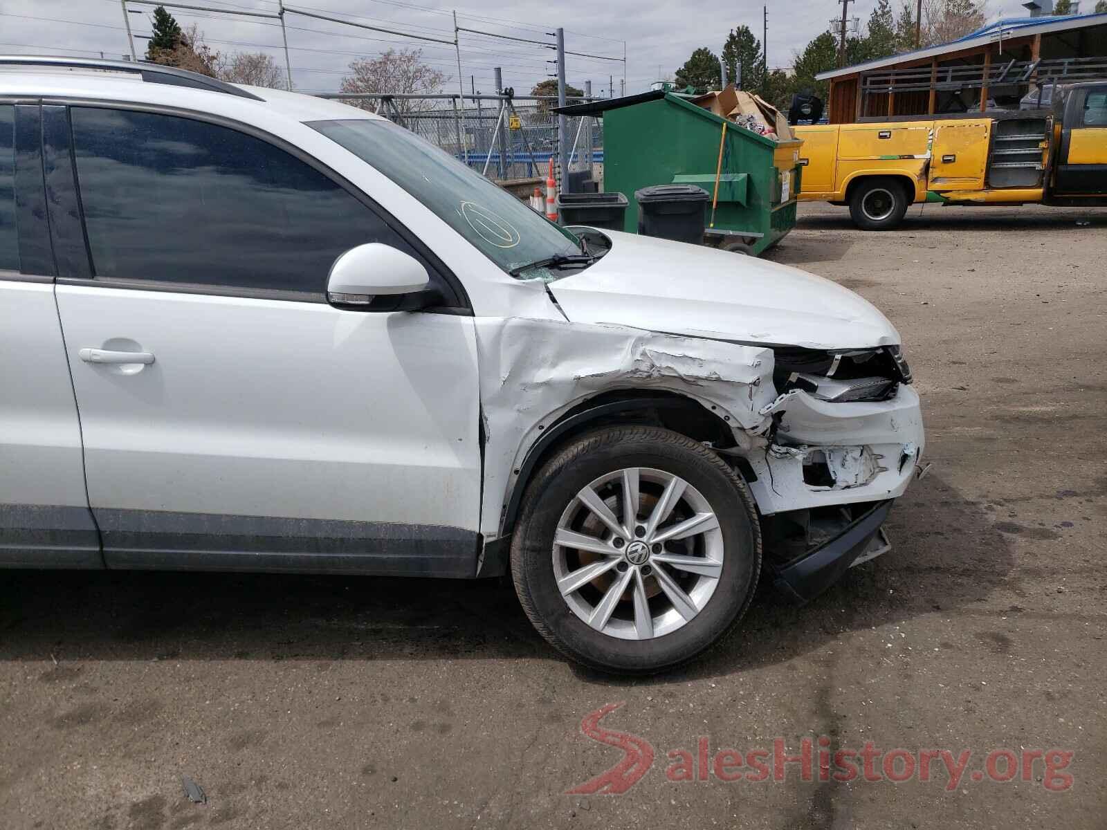 WVGBV7AX2HK043846 2017 VOLKSWAGEN TIGUAN