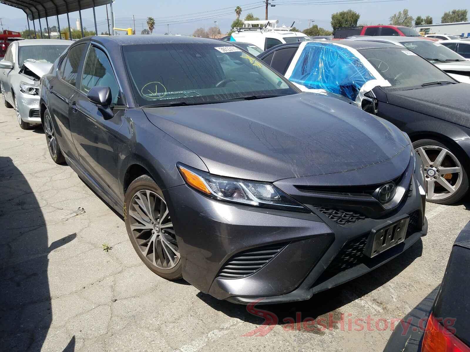 4T1B11HK1JU590927 2018 TOYOTA CAMRY