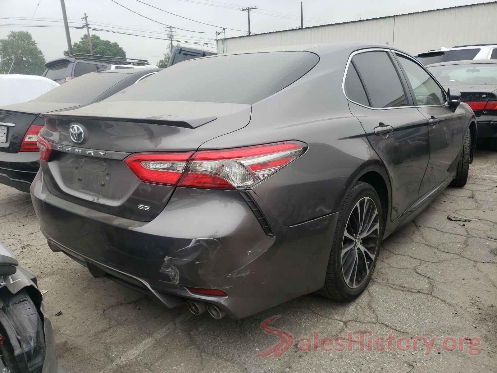 4T1B11HK1JU590927 2018 TOYOTA CAMRY